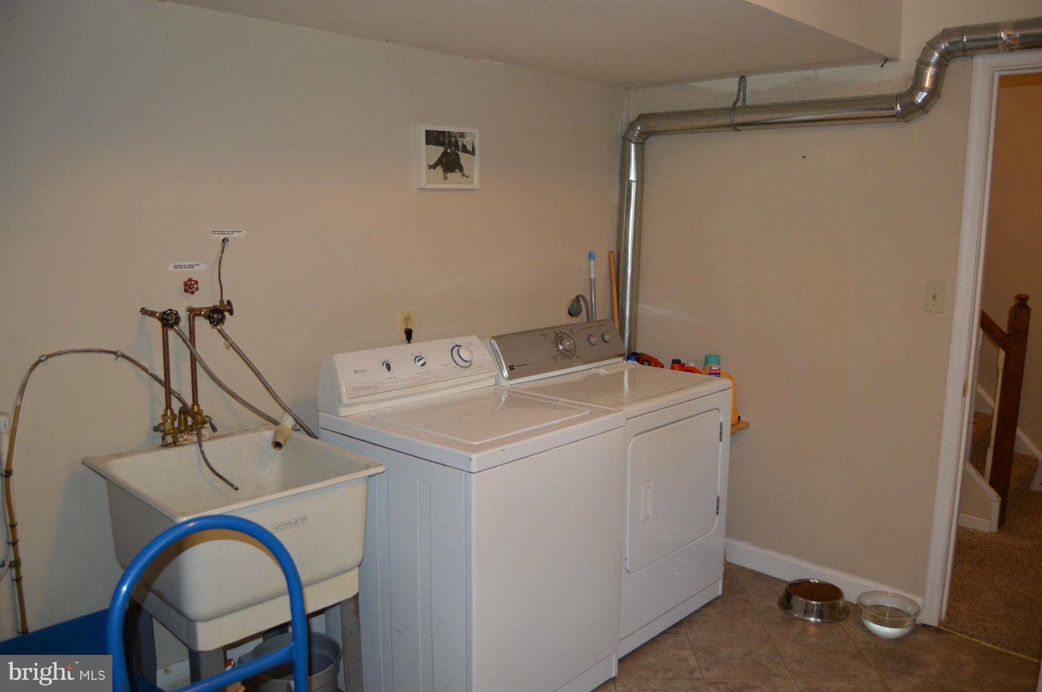 BAY HILLS - Residential