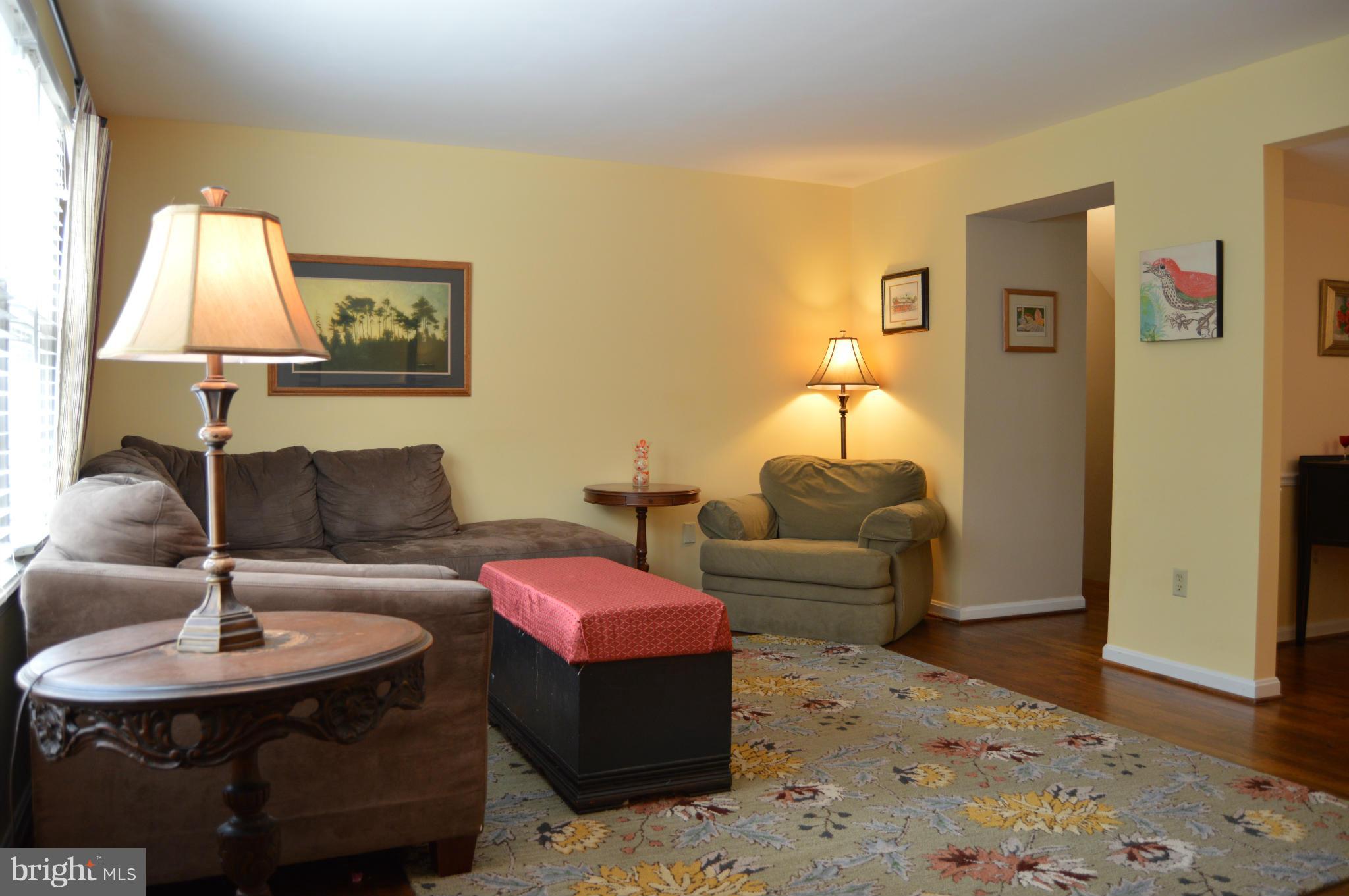 BAY HILLS - Residential