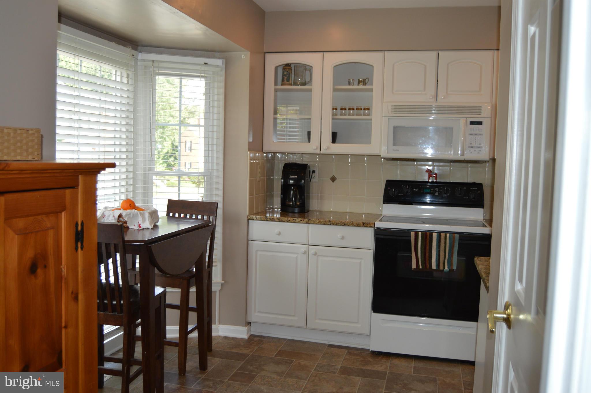 BAY HILLS - Residential