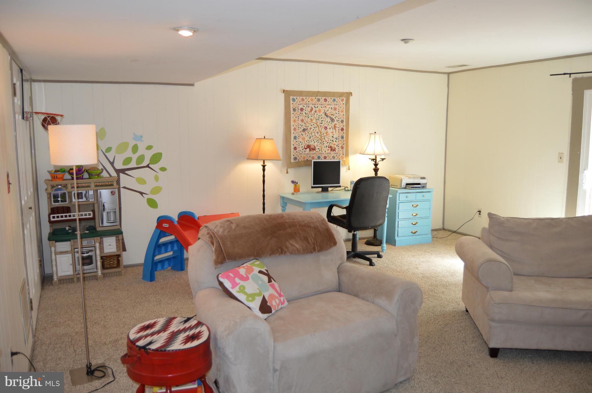 BAY HILLS - Residential