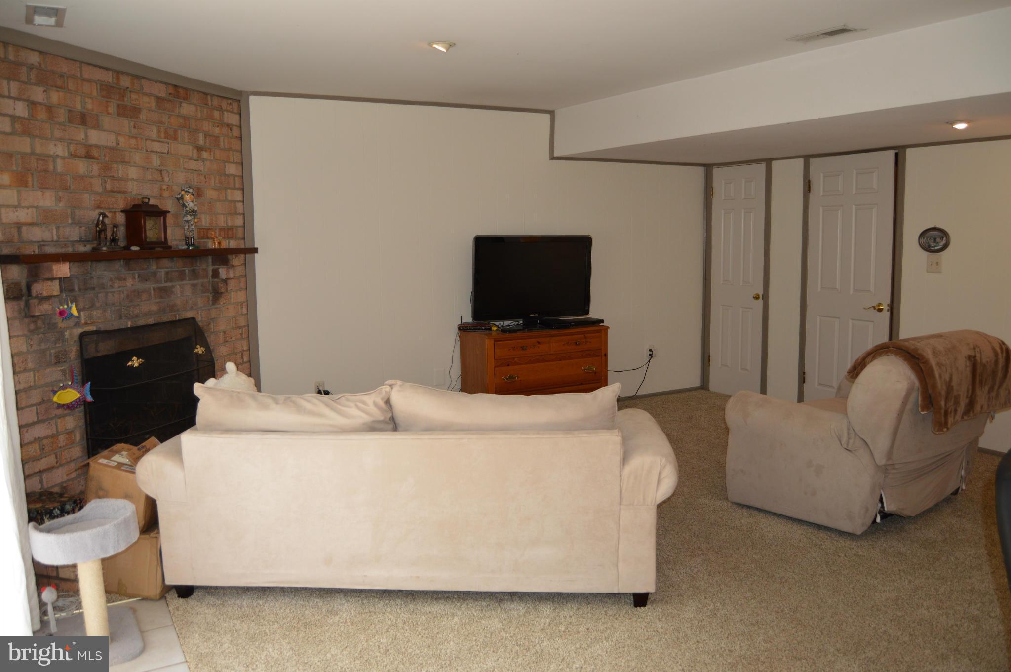 BAY HILLS - Residential