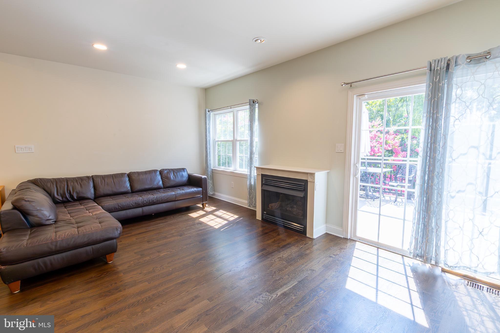 KING MANOR - Residential