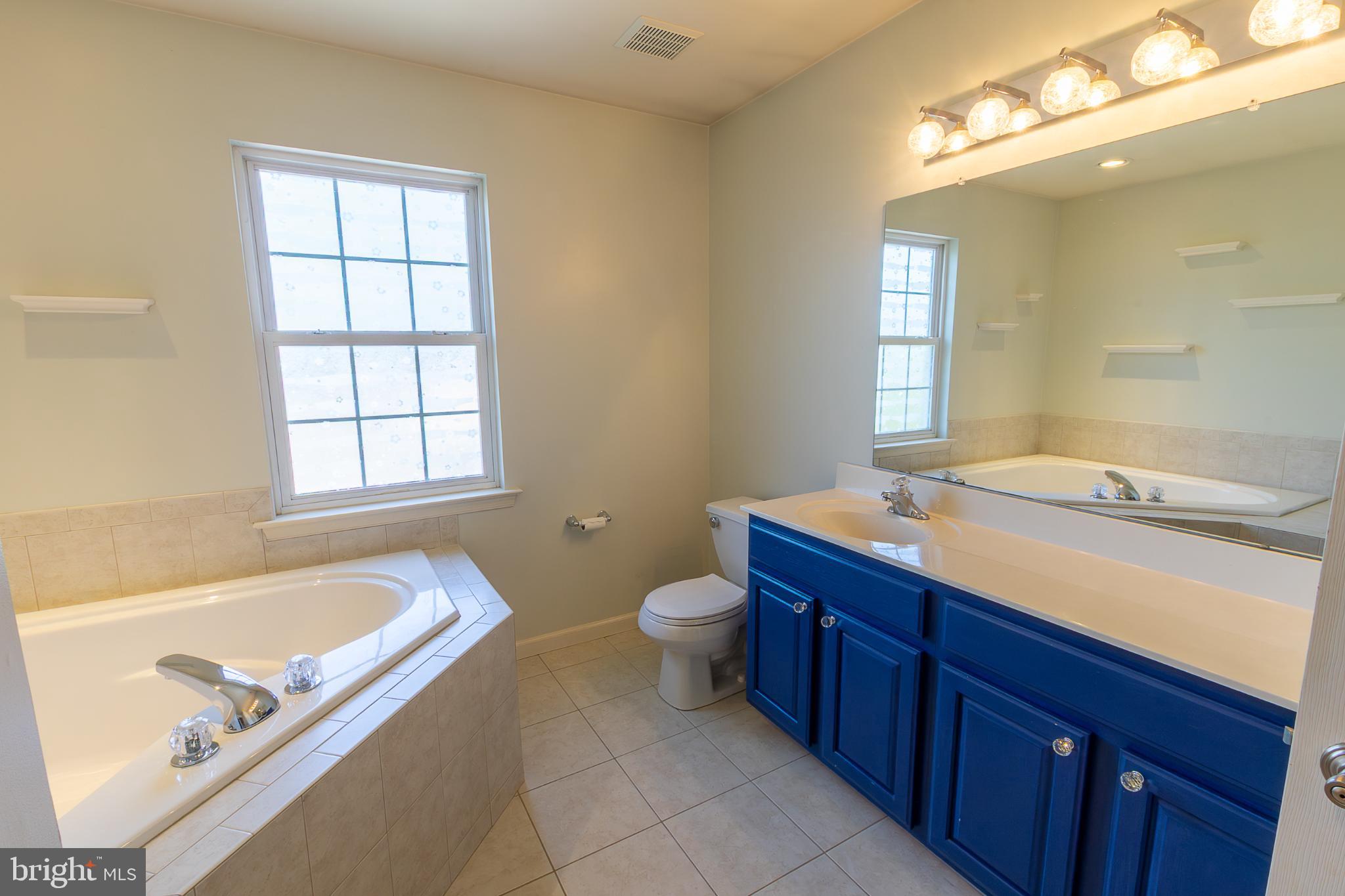 KING MANOR - Residential