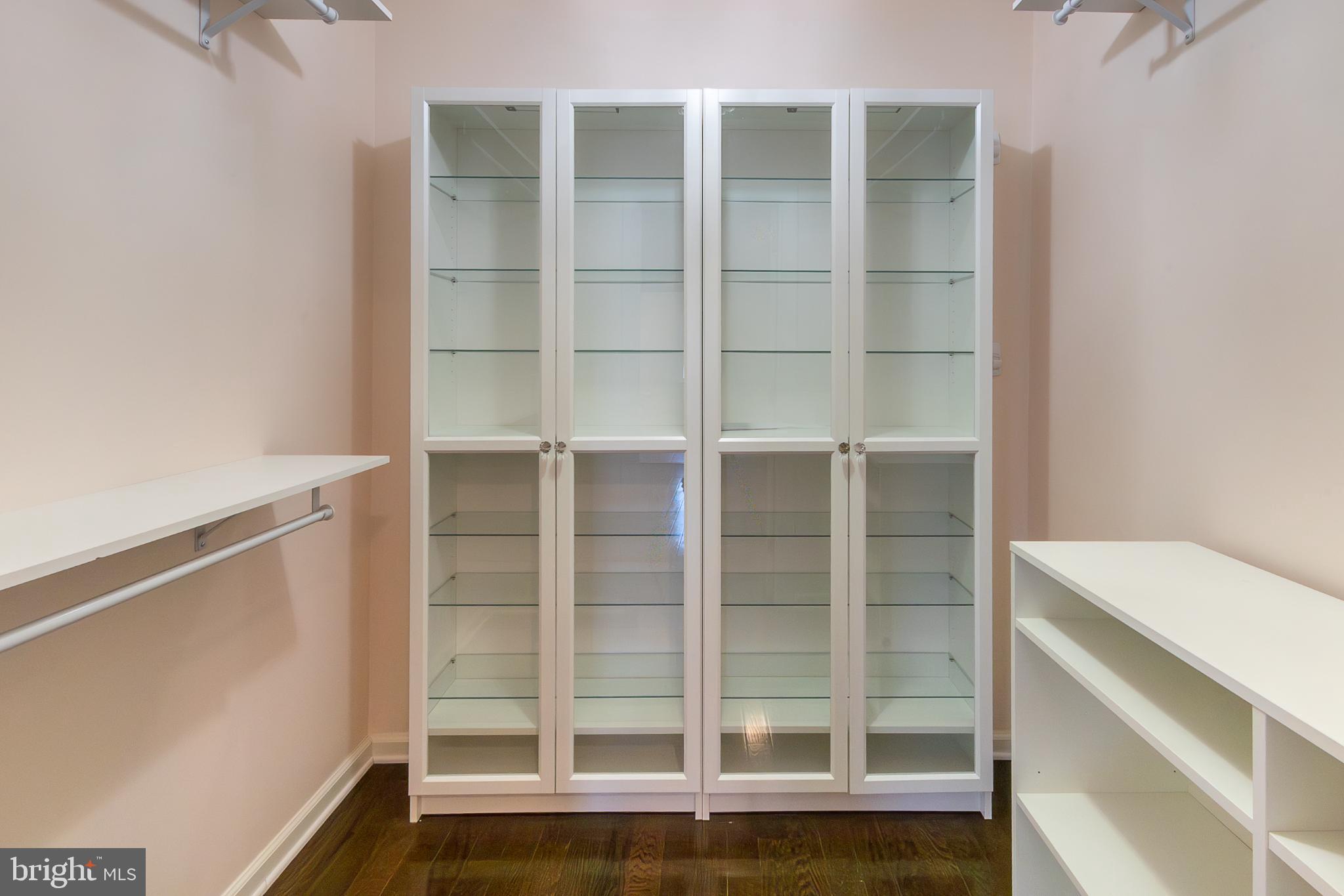 KING MANOR - Residential