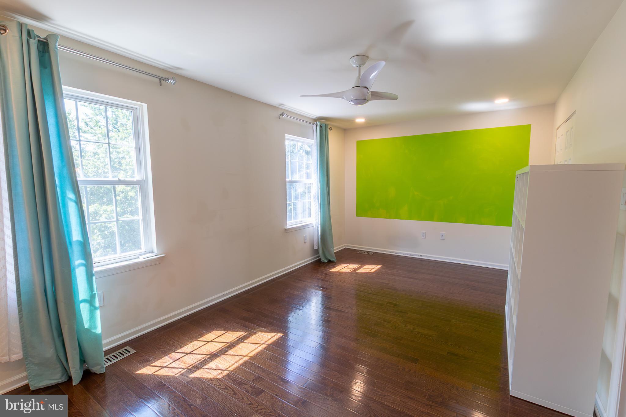 KING MANOR - Residential