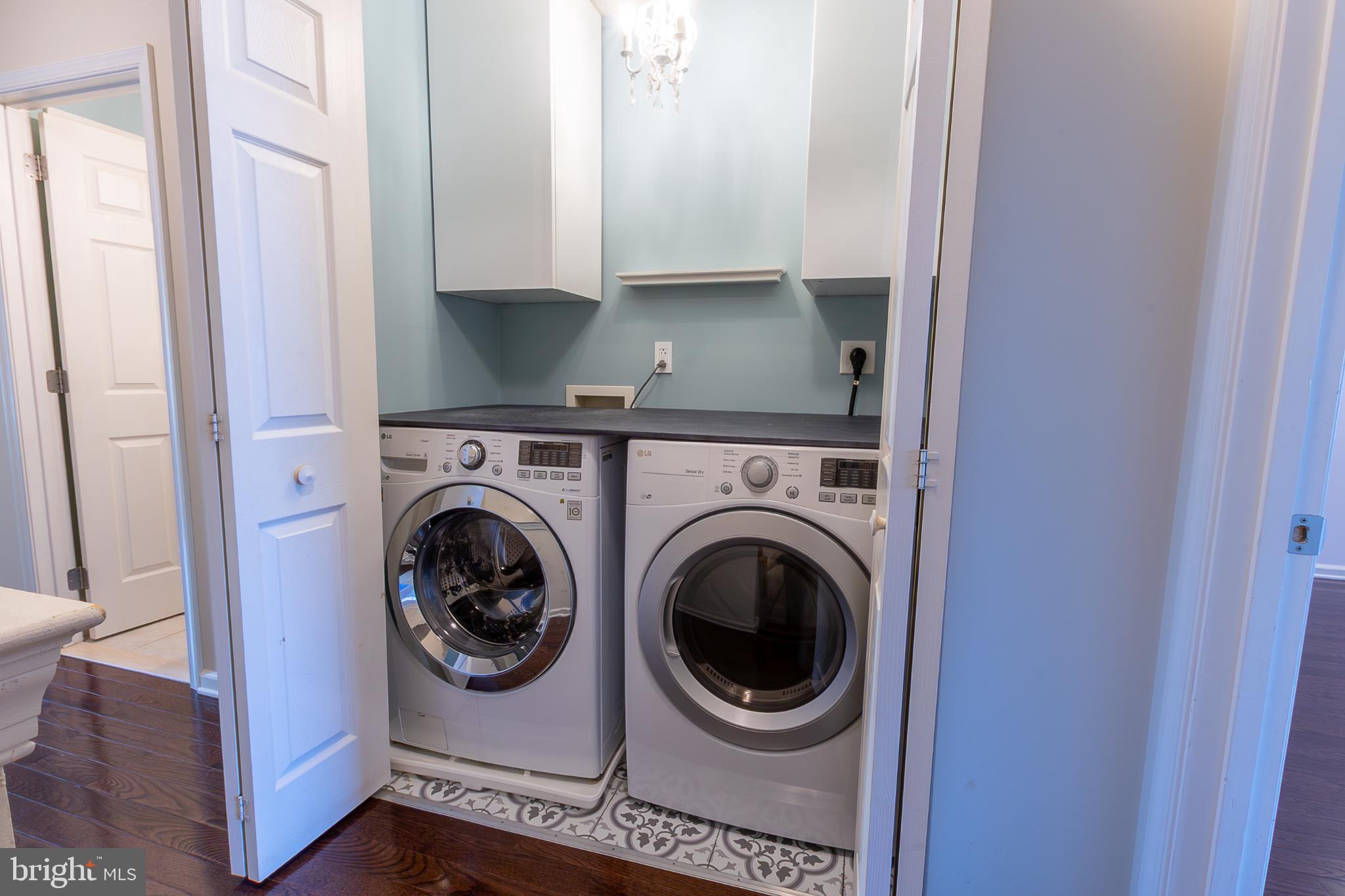 KING MANOR - Residential