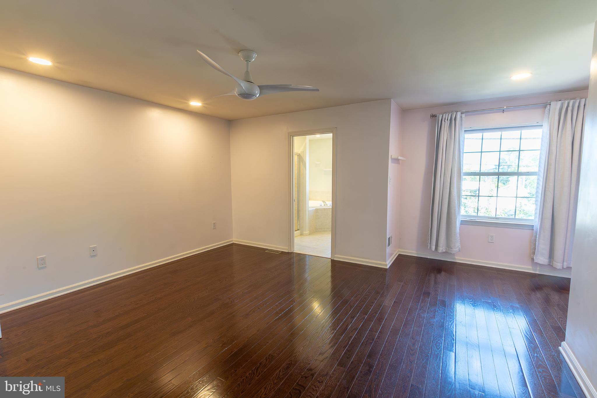 KING MANOR - Residential