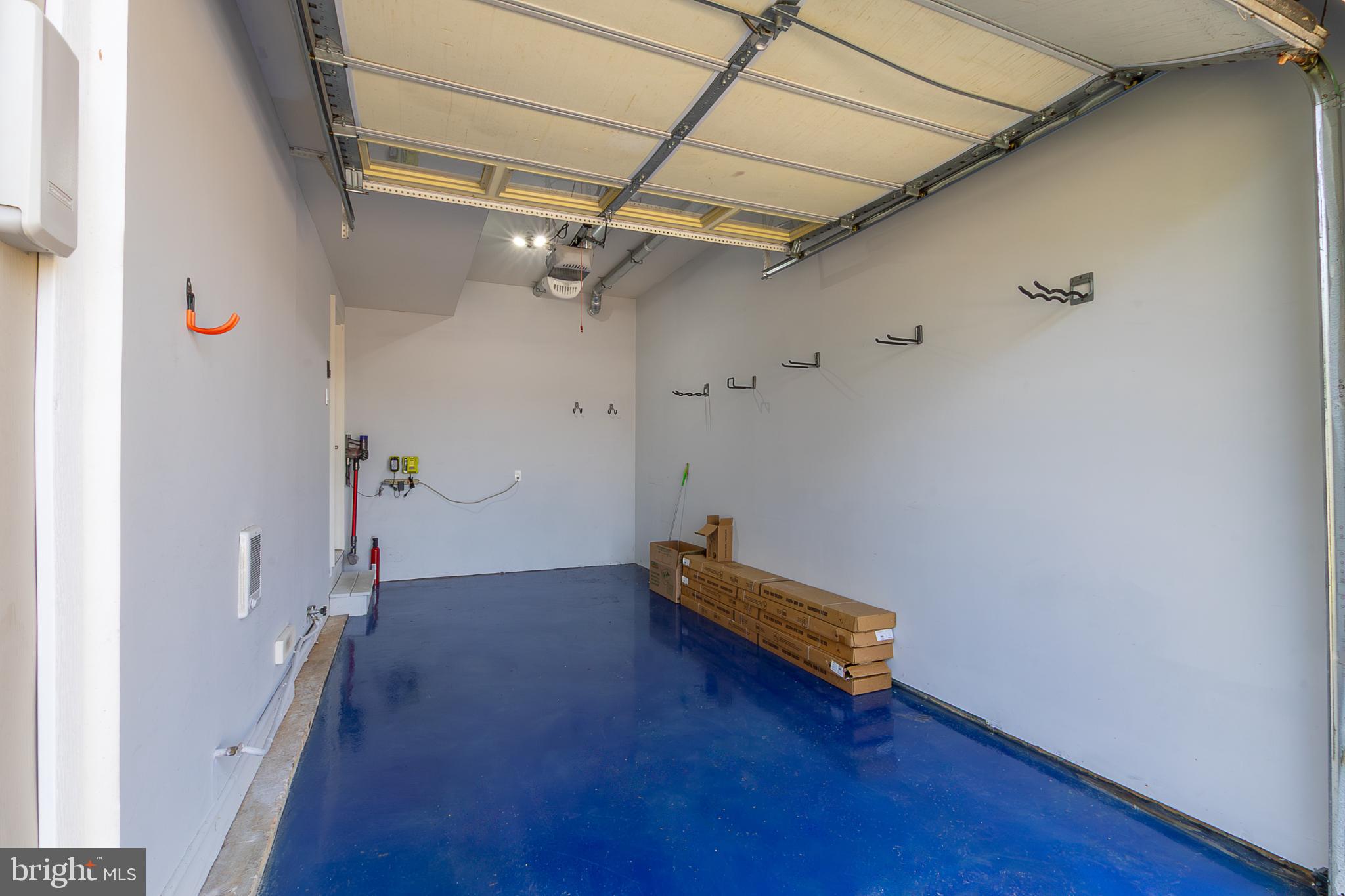 KING MANOR - Residential