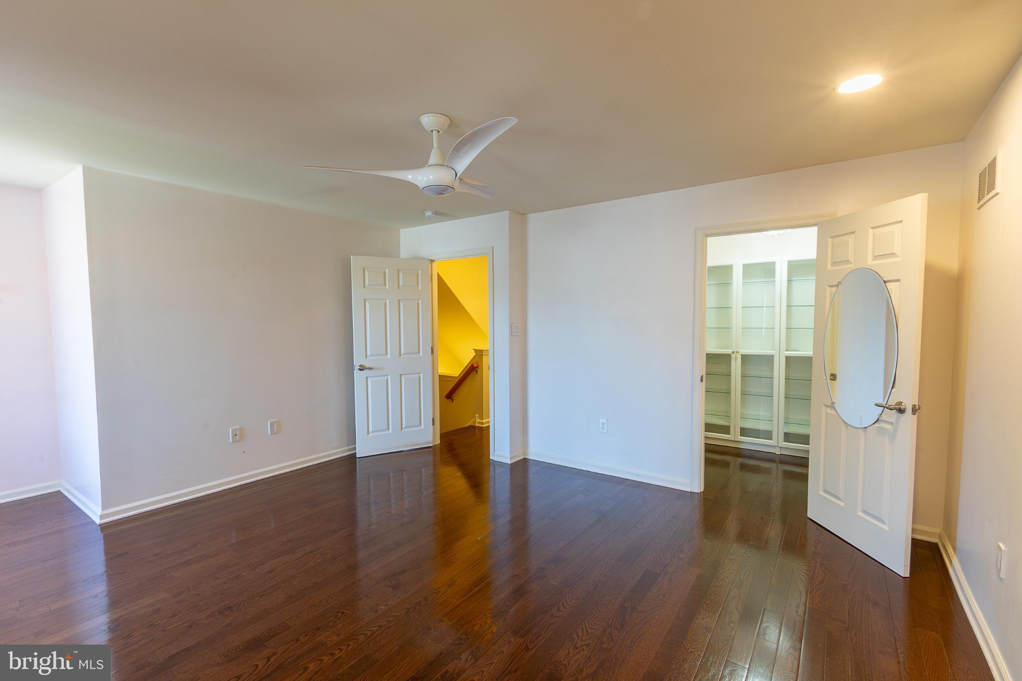 KING MANOR - Residential