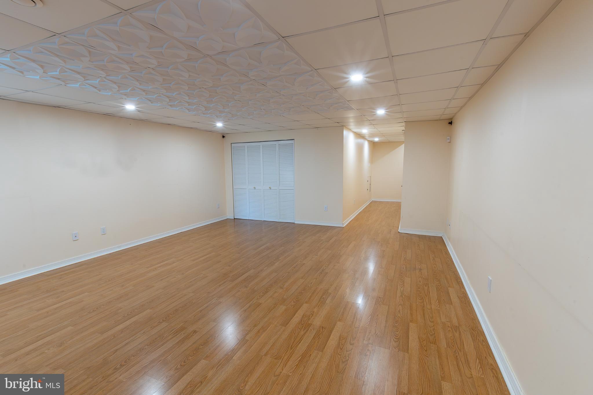 KING MANOR - Residential