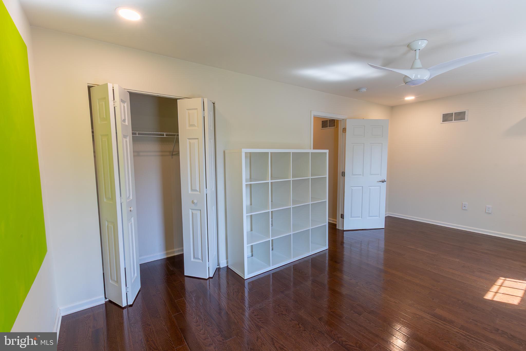 KING MANOR - Residential