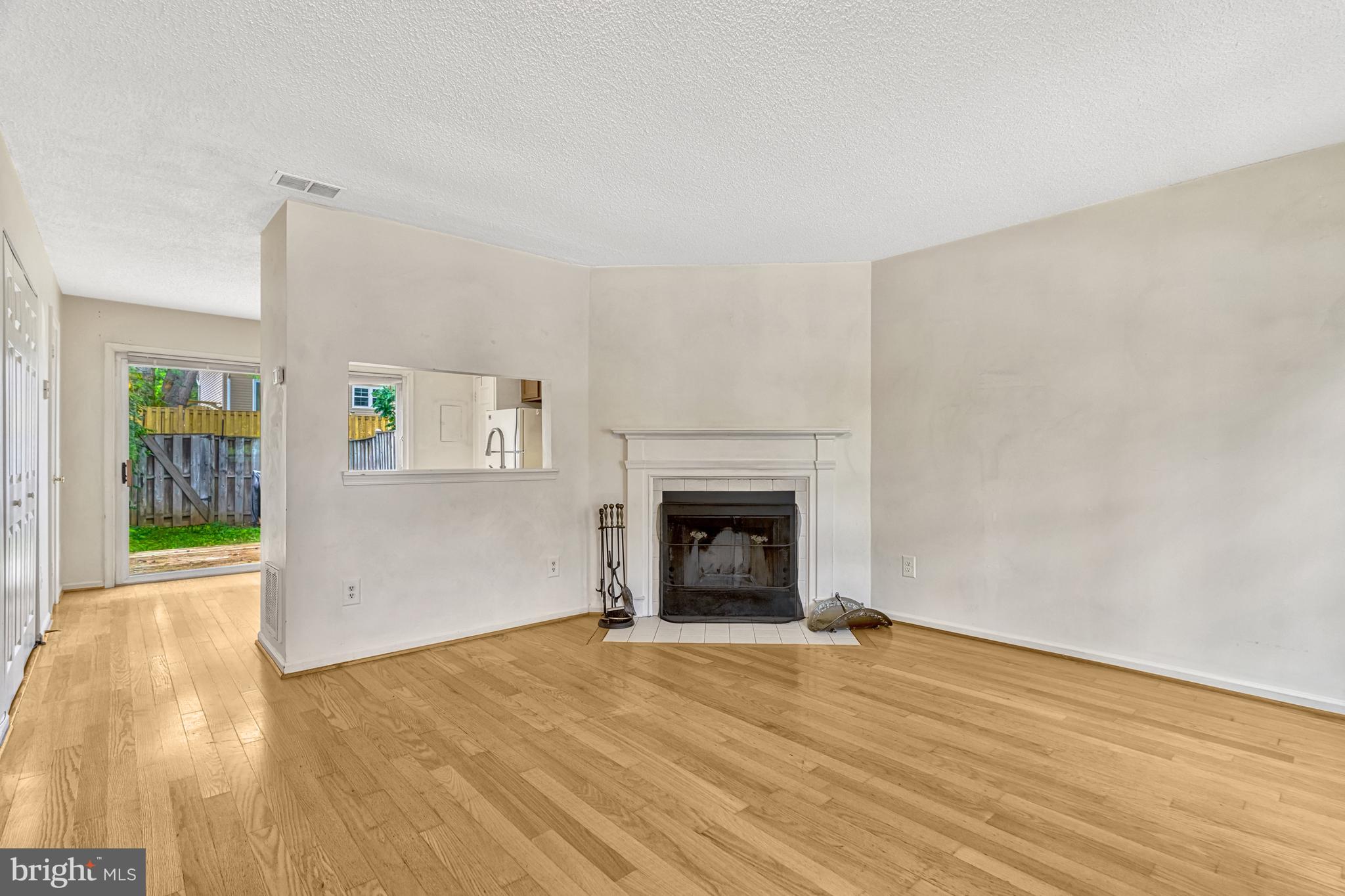 LONDON TOWN WEST - Residential