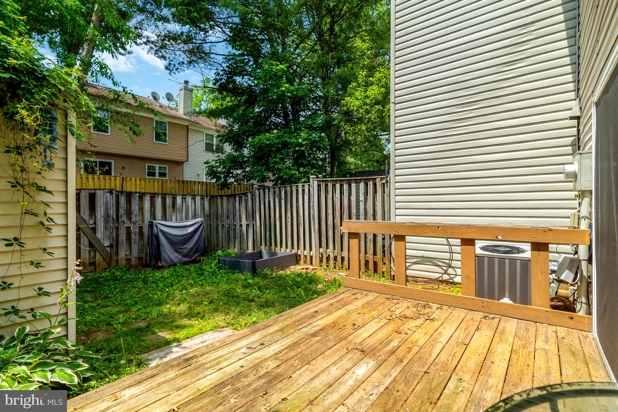 LONDON TOWN WEST - Residential