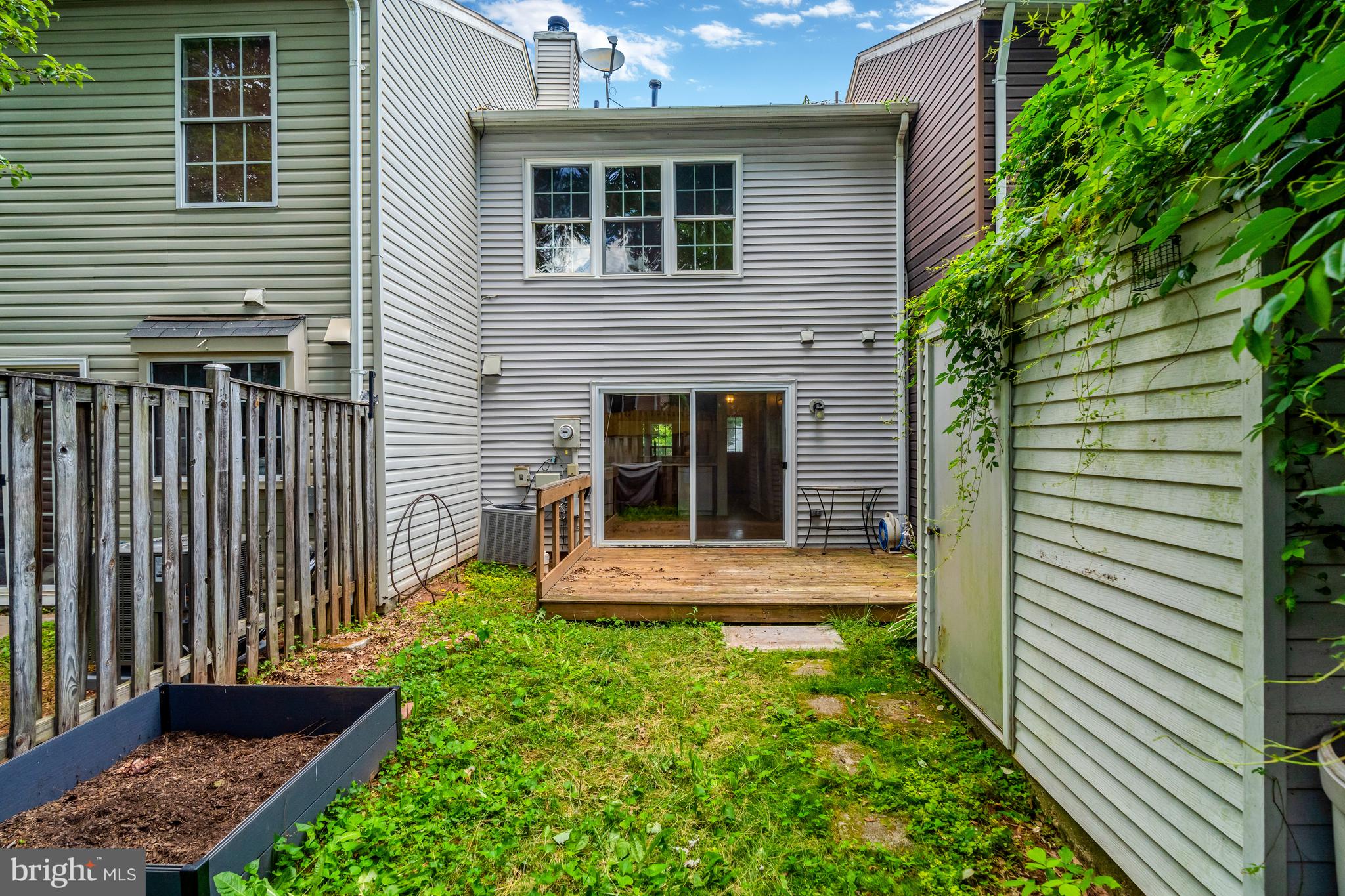 LONDON TOWN WEST - Residential