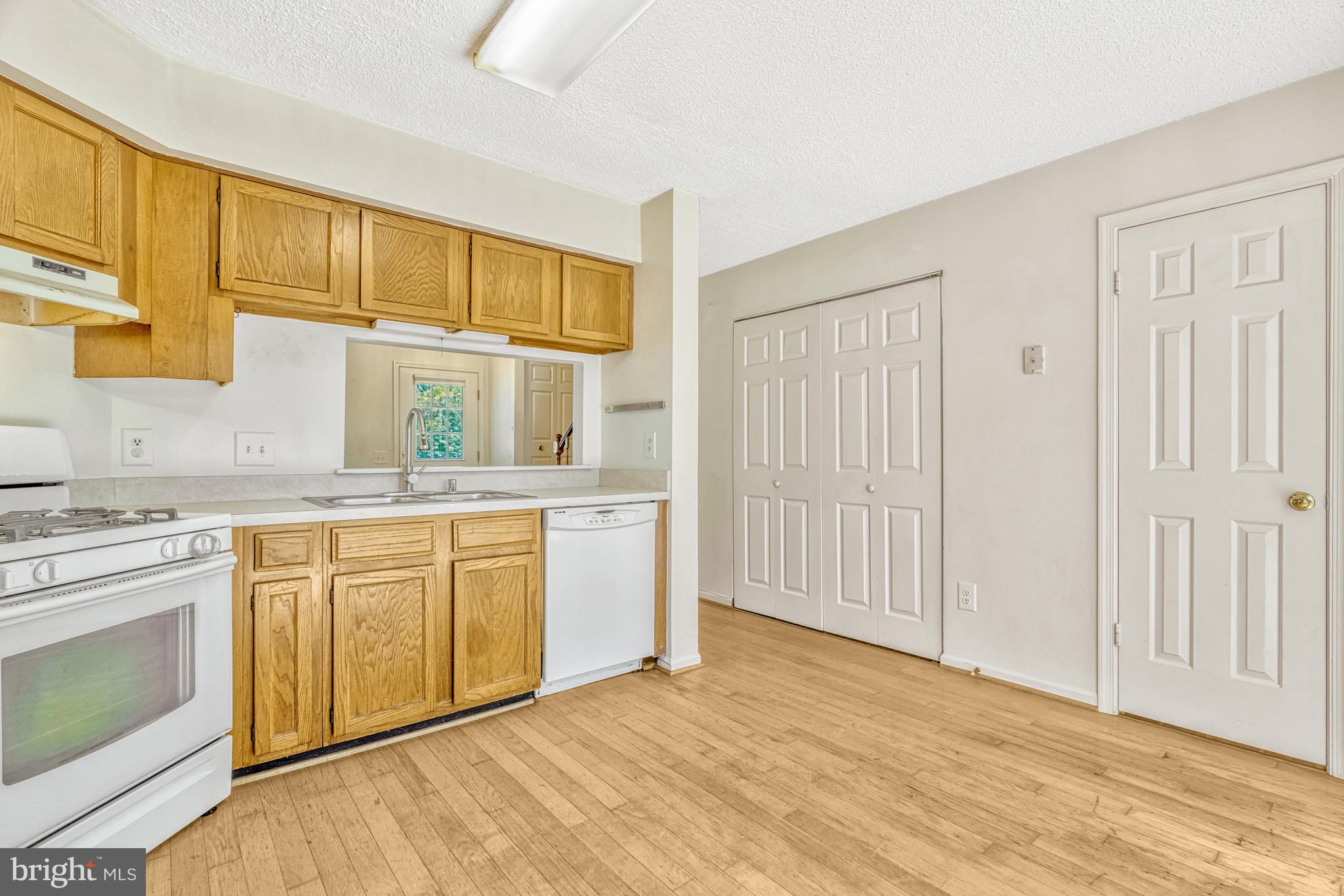 LONDON TOWN WEST - Residential