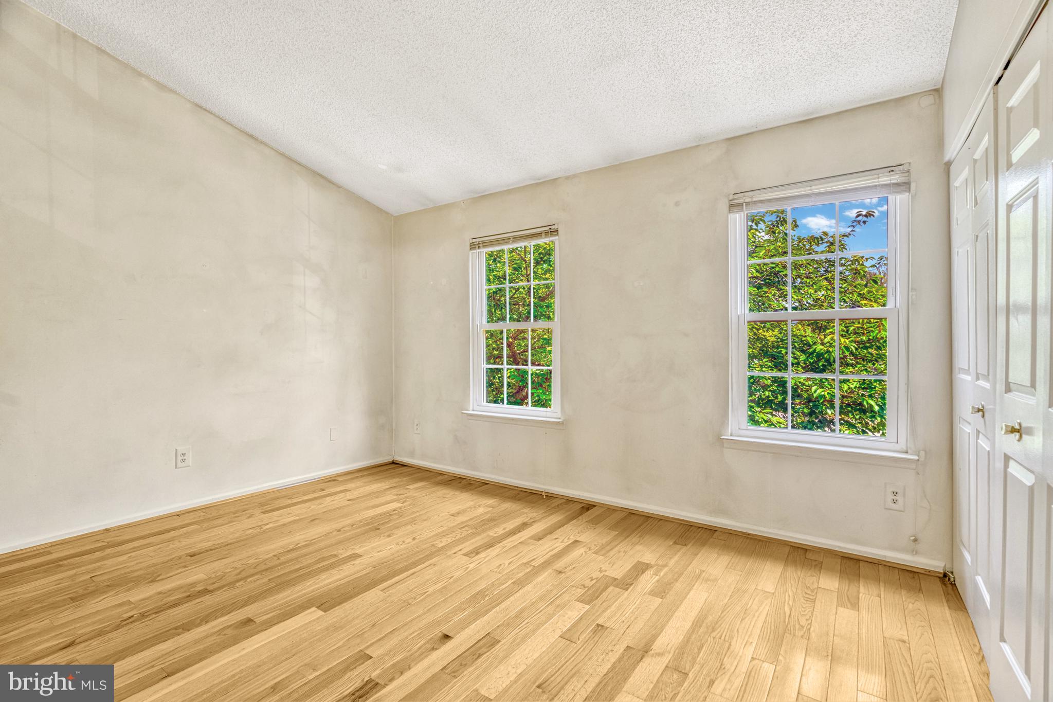 LONDON TOWN WEST - Residential