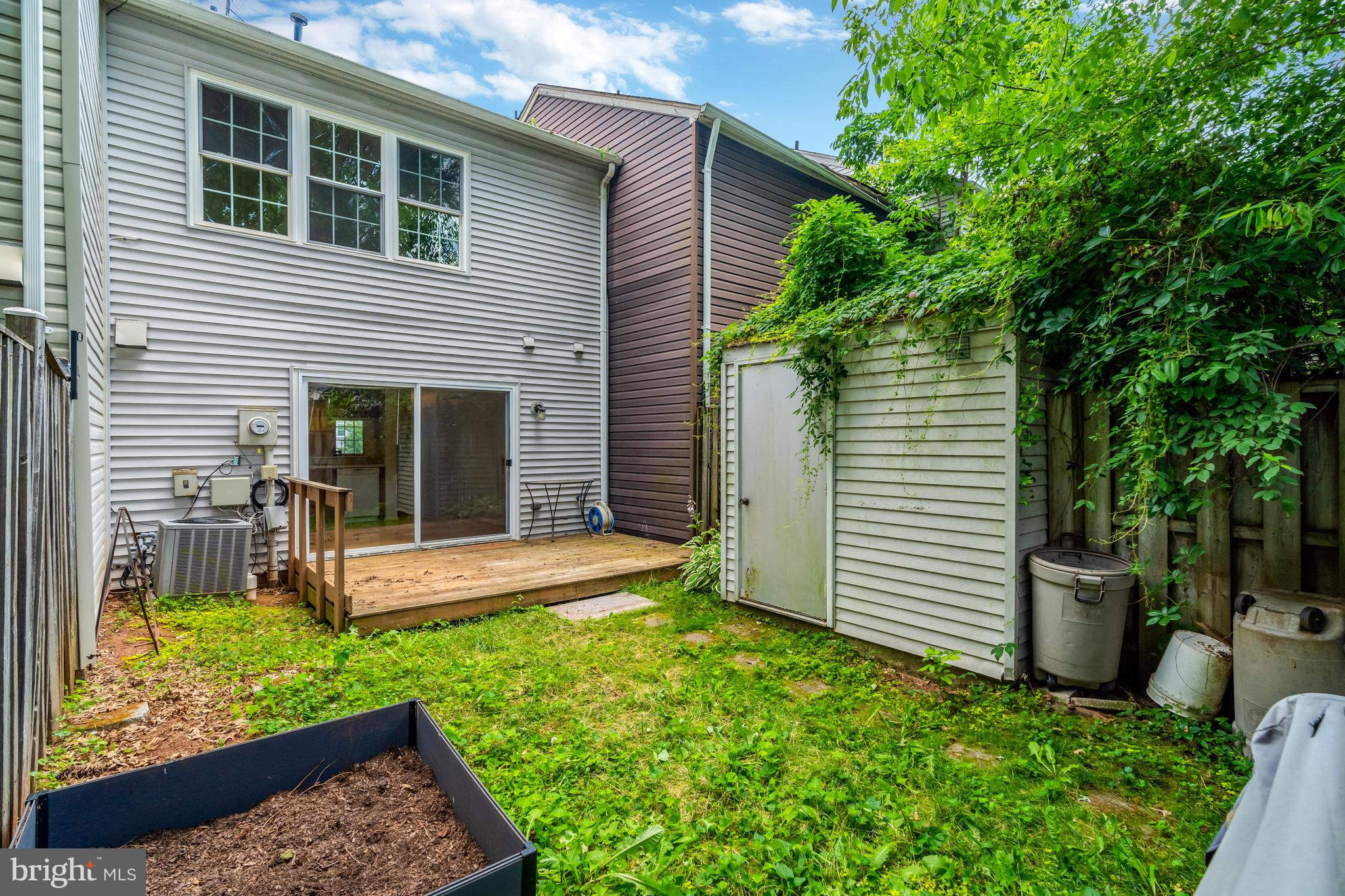 LONDON TOWN WEST - Residential