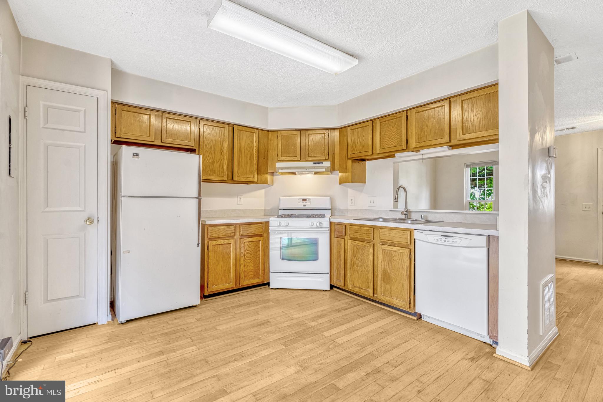 LONDON TOWN WEST - Residential