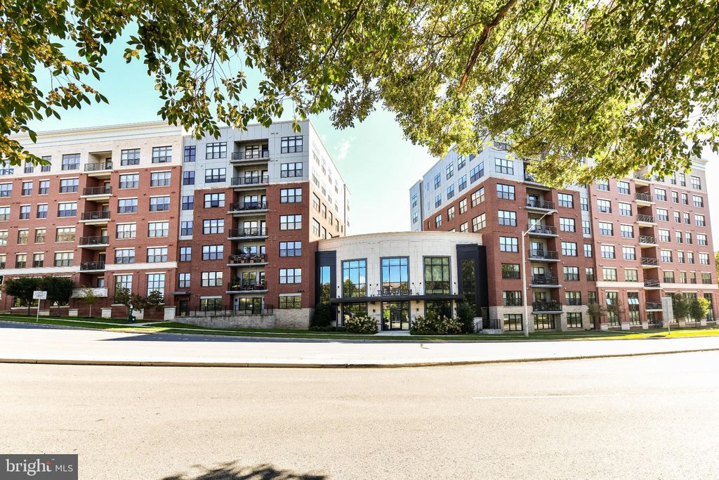 Photo of 2960 Vaden Drive #2-406, FAIRFAX, VA 22031 (MLS # VAFX2274800)