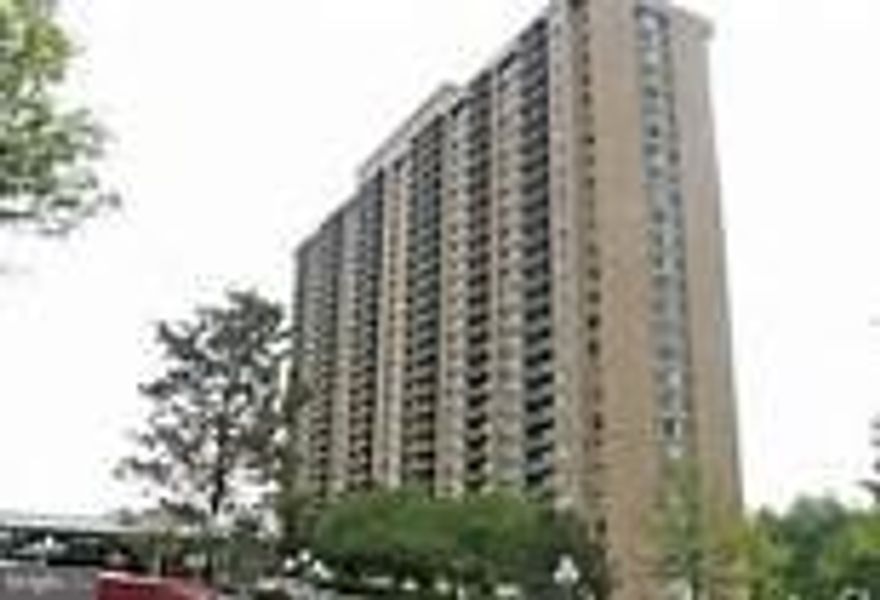 1 bedroom 1 bath condo. New in 2016,  stainless appliances, dishwasher, stove, refrigerator, washer & dryer combo and custom blinds in the living room. Extra storage bin and one car garage parking. Huge balcony. Condo fee includes all utilities.  24 hour security,  exercise room /sauna. Close to shopping, NOVA campus, and restaurants. Current tenant lease is good until March 31, 2018.