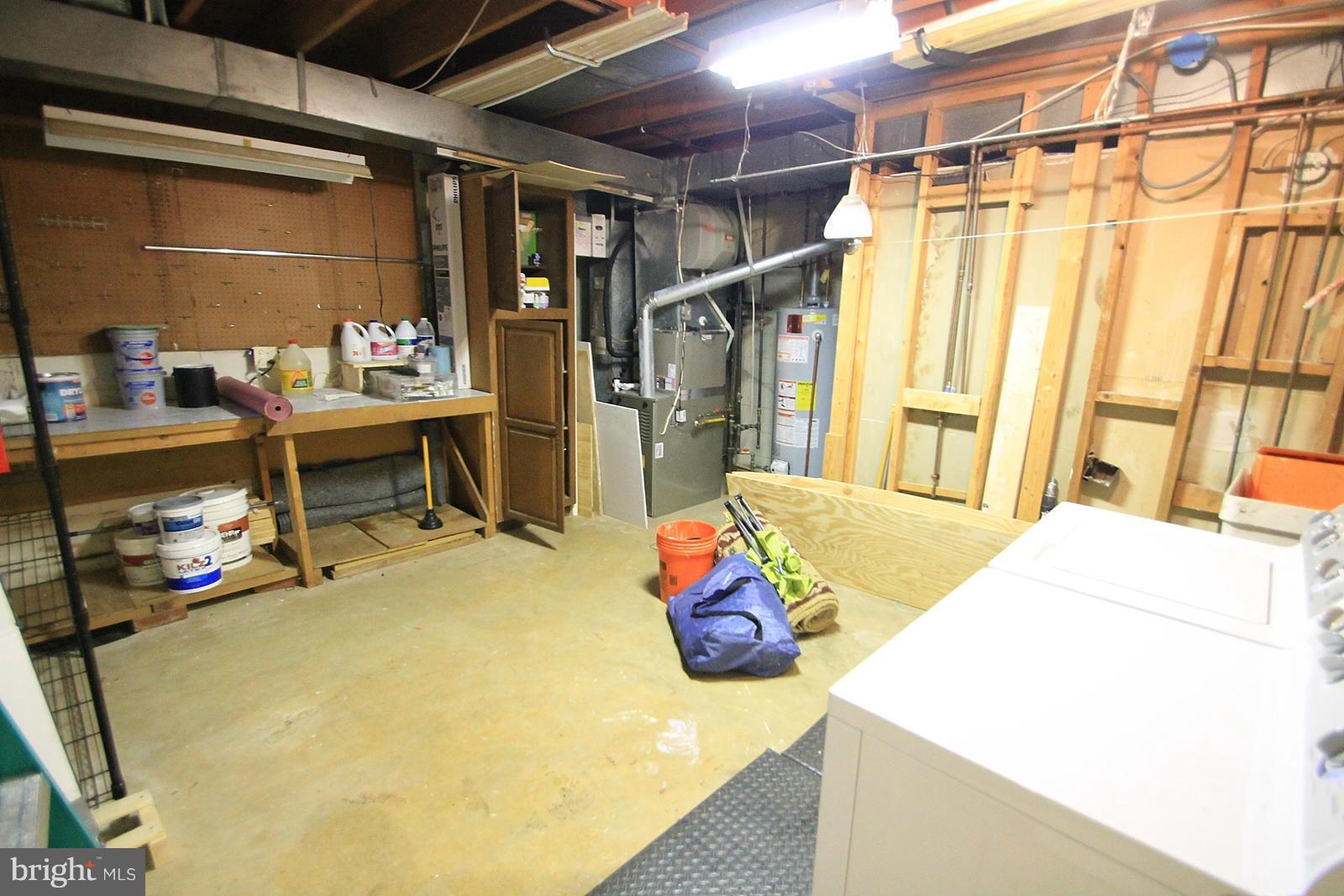 STONEHURST - Residential Lease