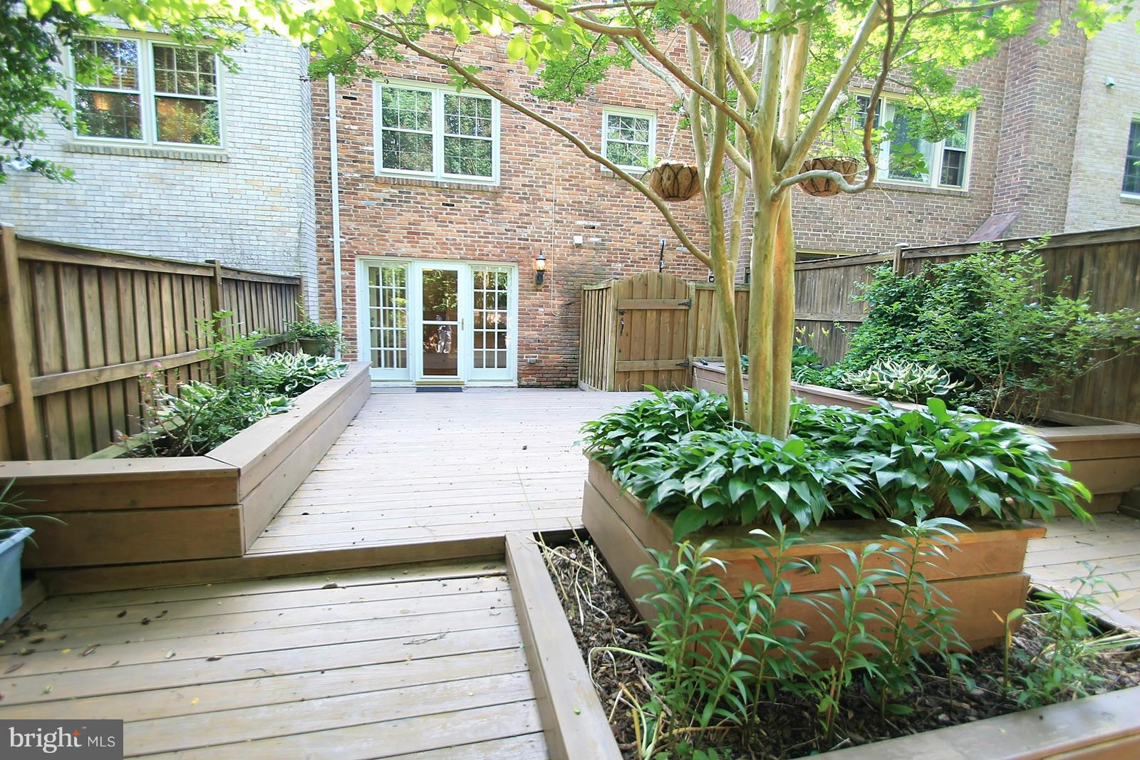 STONEHURST - Residential Lease