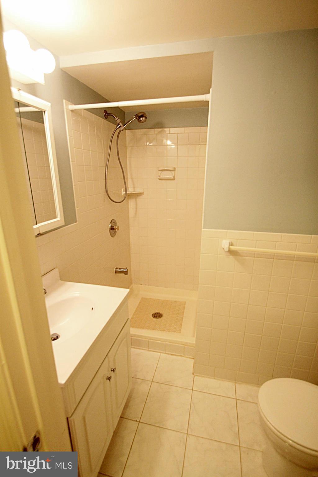 STONEHURST - Residential Lease