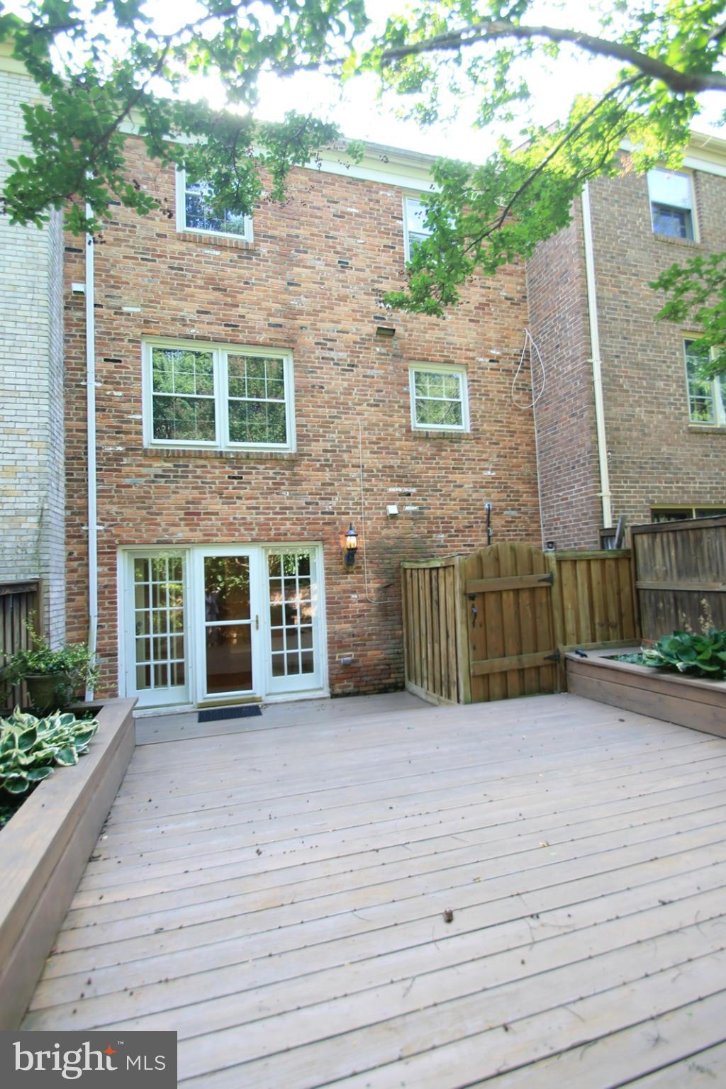 STONEHURST - Residential Lease