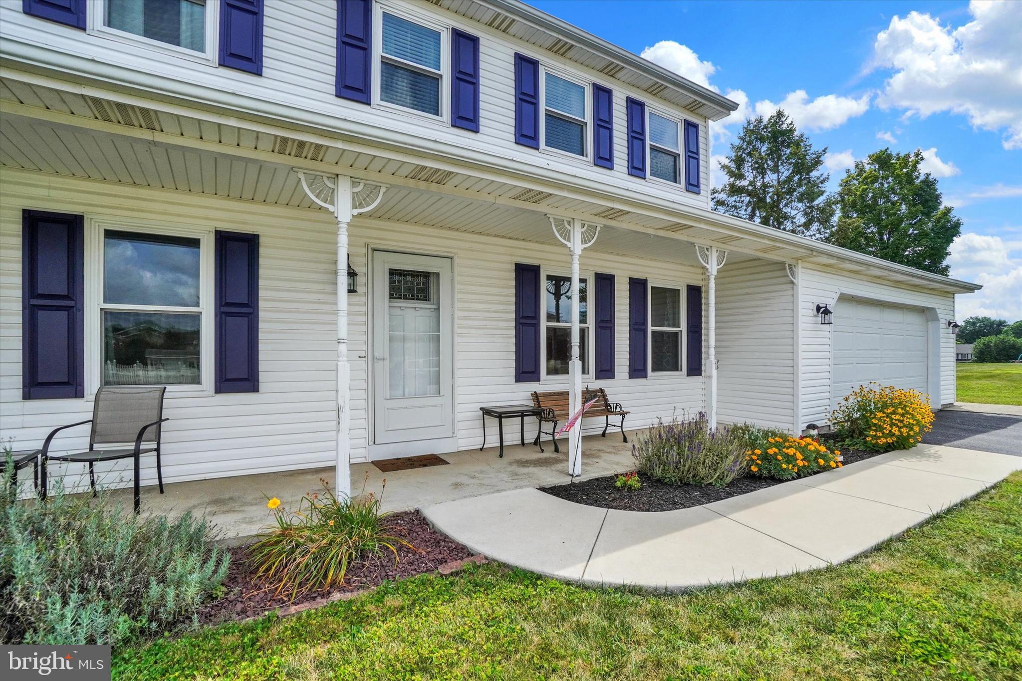 1891 HEMPFIELD DRIVE