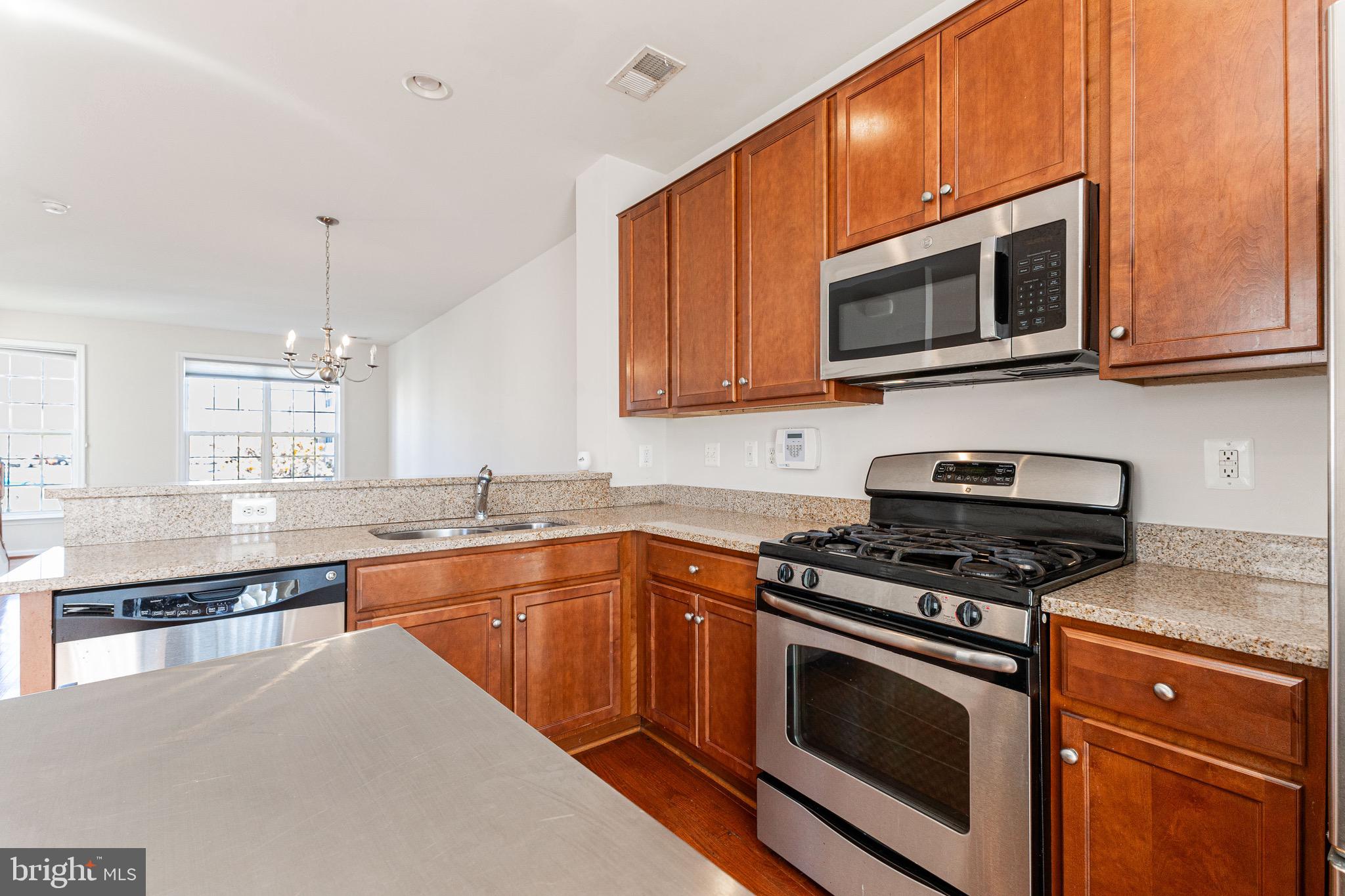 POWELLS RUN VILLAGE COND - Residential Lease