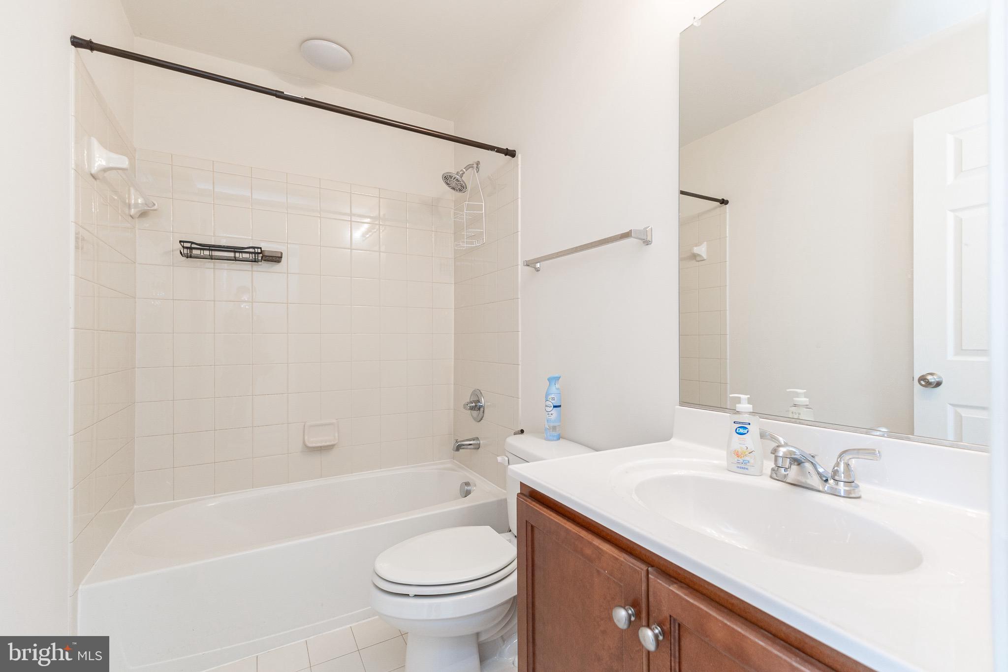 POWELLS RUN VILLAGE COND - Residential Lease