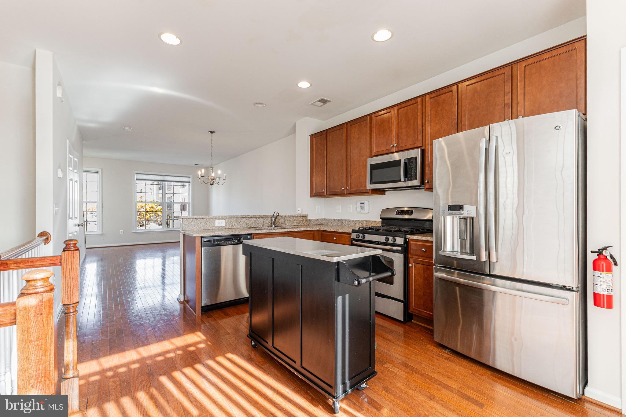 POWELLS RUN VILLAGE COND - Residential Lease