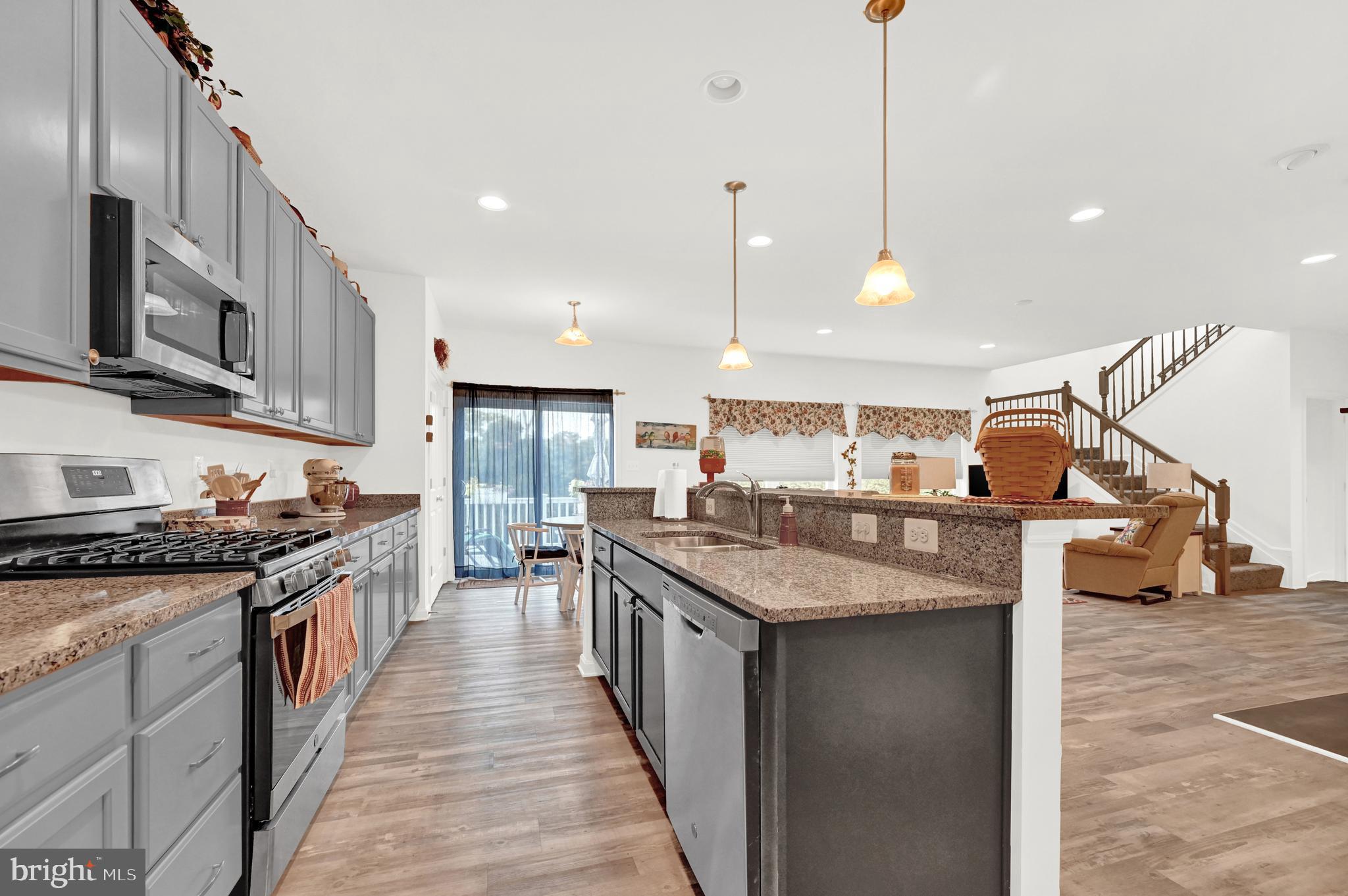 BRIDGEVIEW - Residential