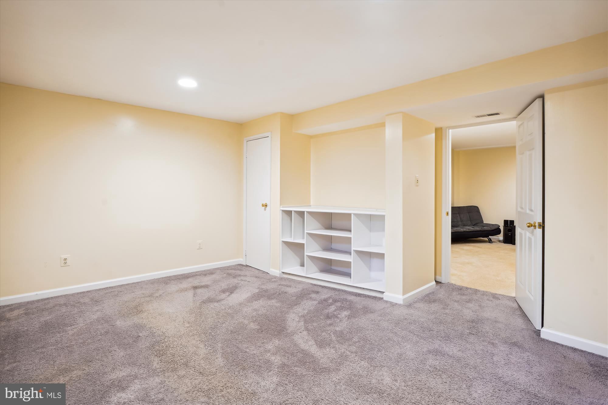 LONGMEAD - Residential