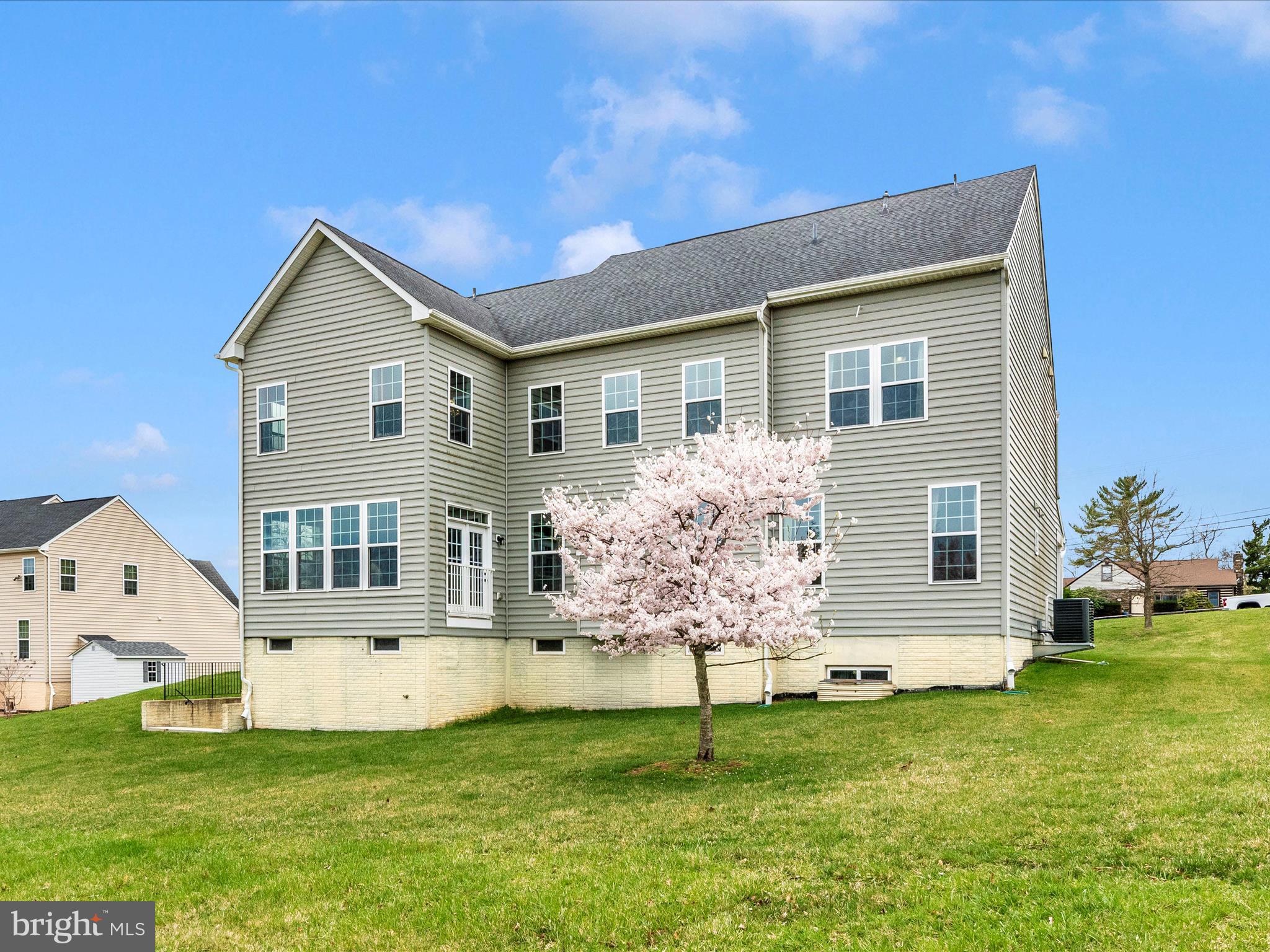 ESTATES AT LIBERTY RESERVOIR - Residential Lease