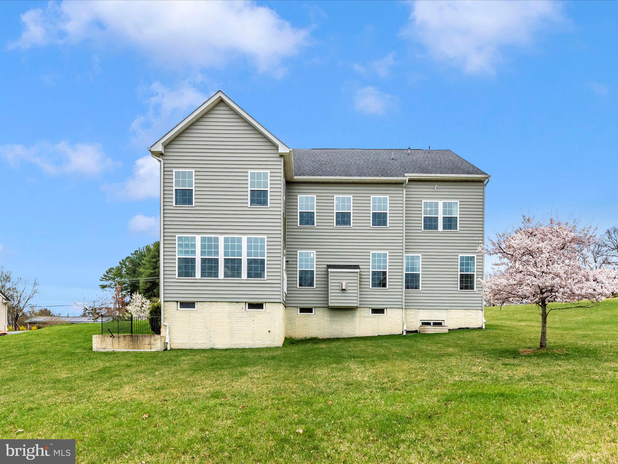 ESTATES AT LIBERTY RESERVOIR - Residential Lease