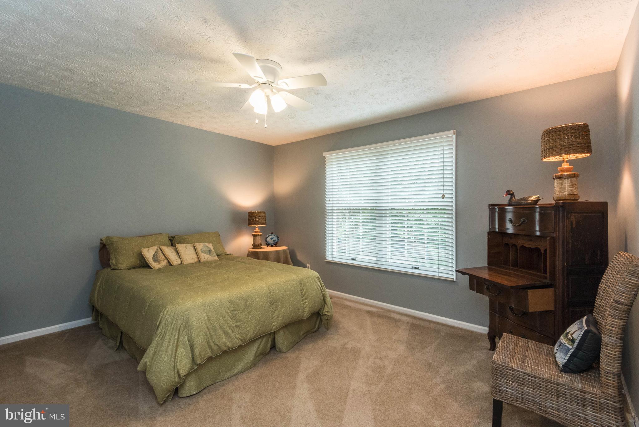 ROLLING HILLS - Residential