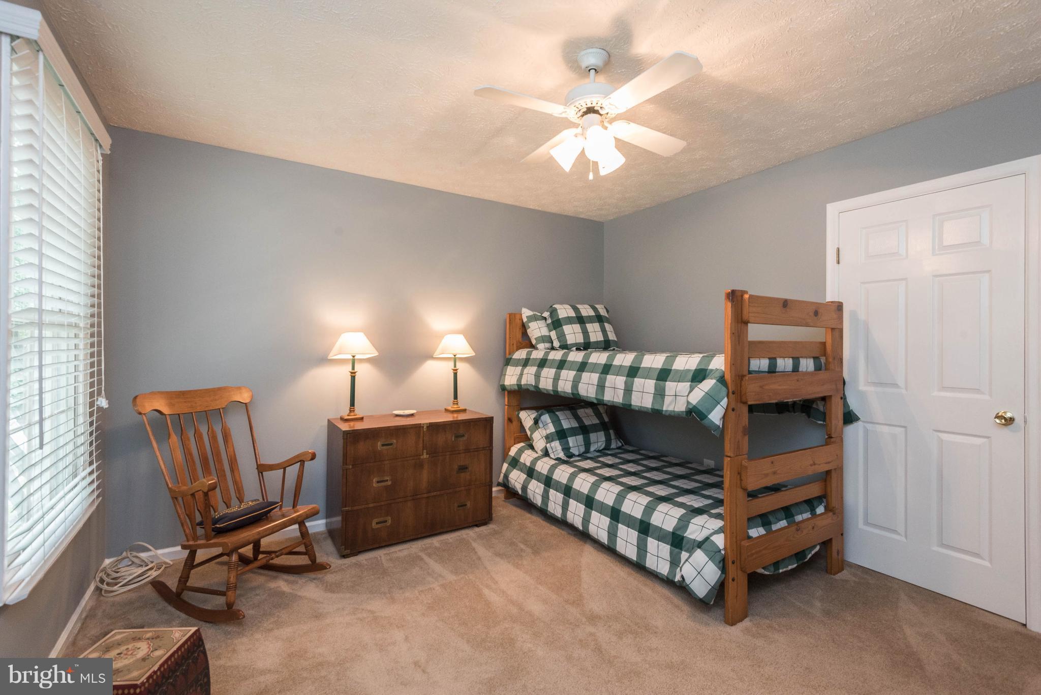 ROLLING HILLS - Residential