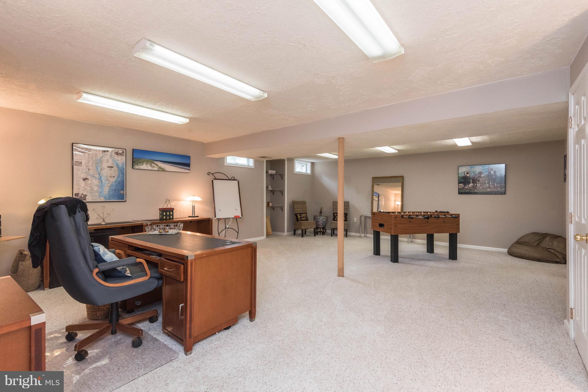 ROLLING HILLS - Residential