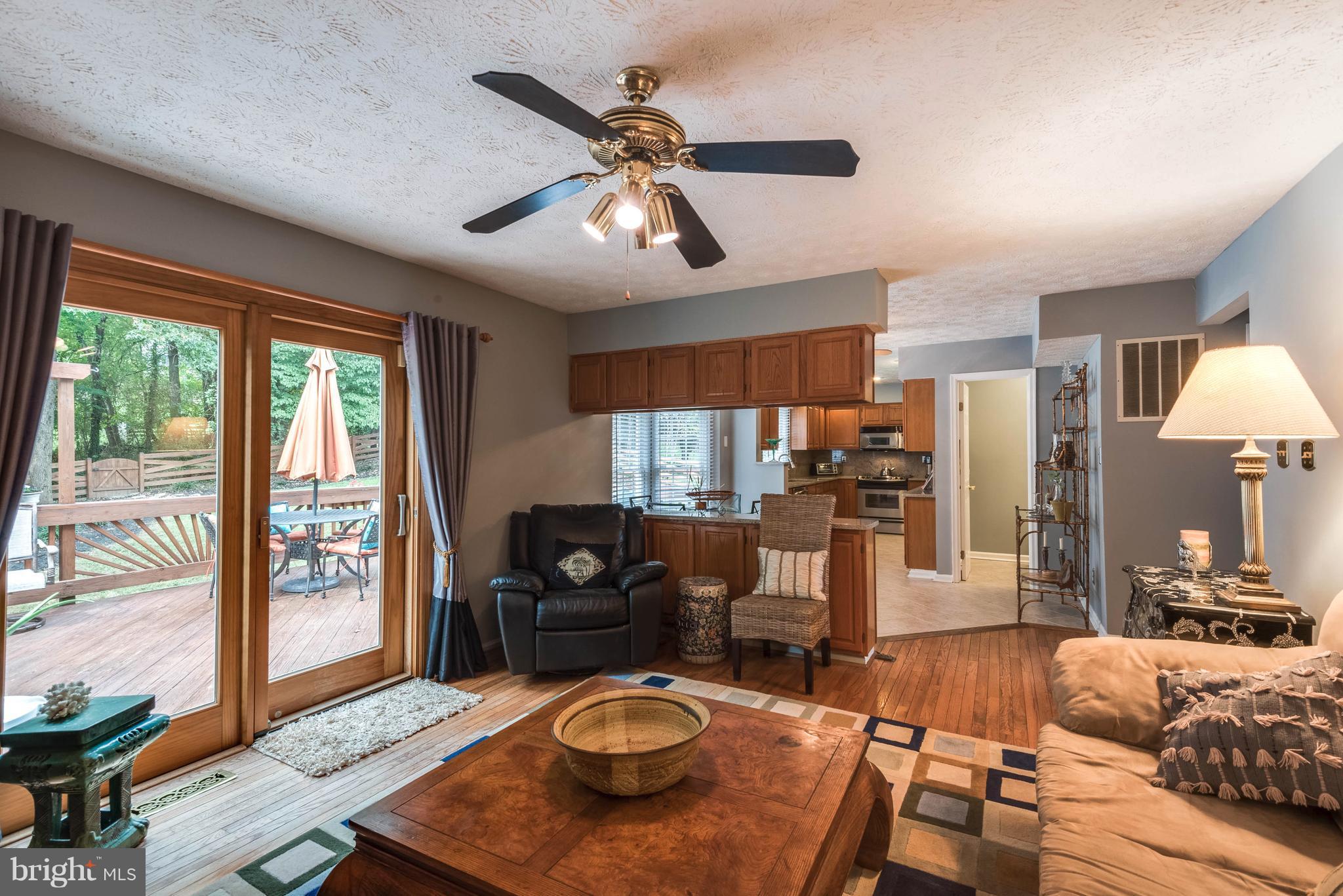 ROLLING HILLS - Residential