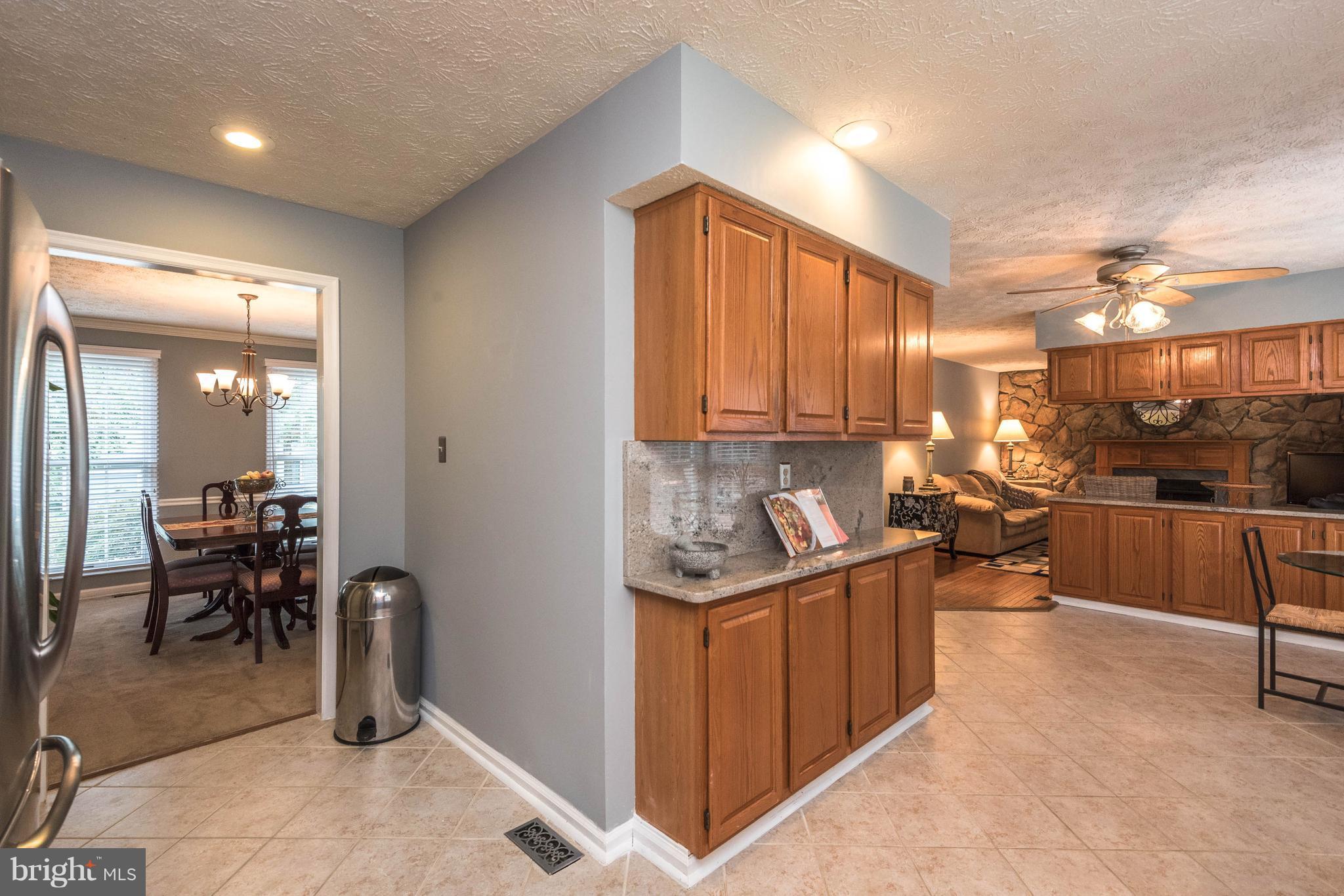 ROLLING HILLS - Residential