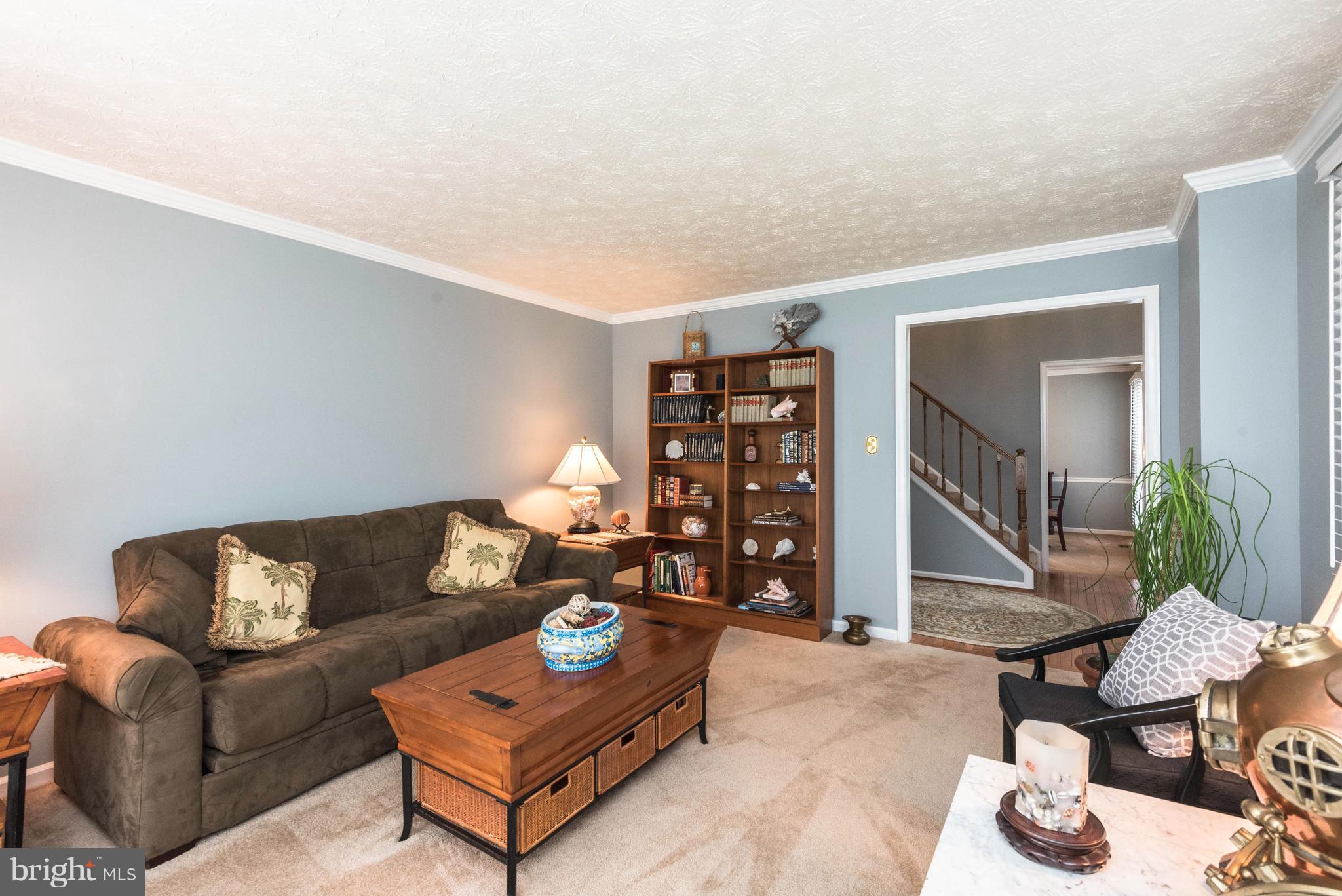 ROLLING HILLS - Residential