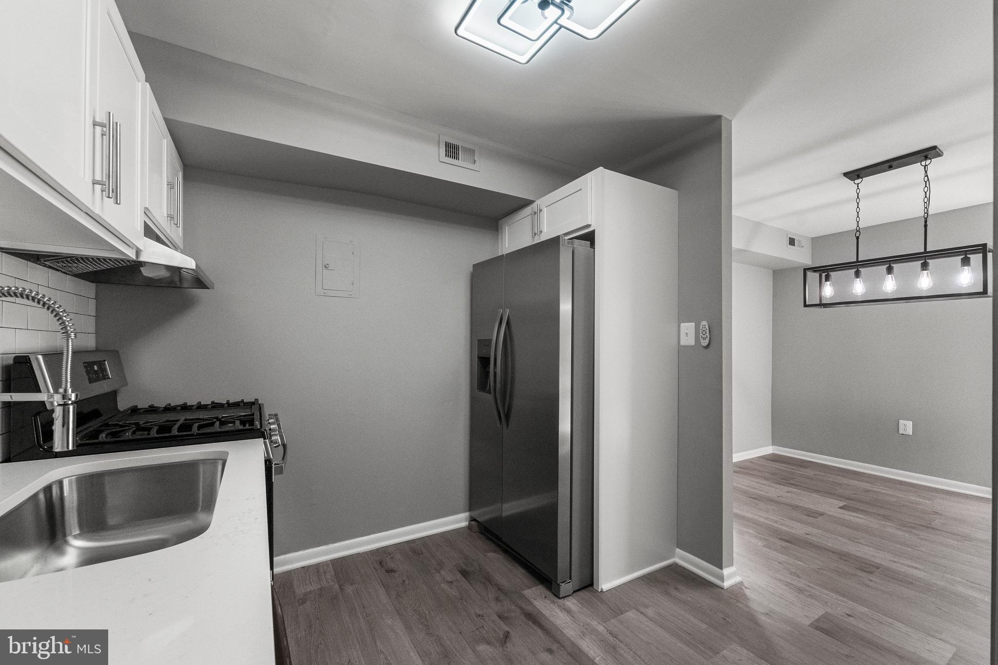 CHELSEA WOODS COURTS - Residential