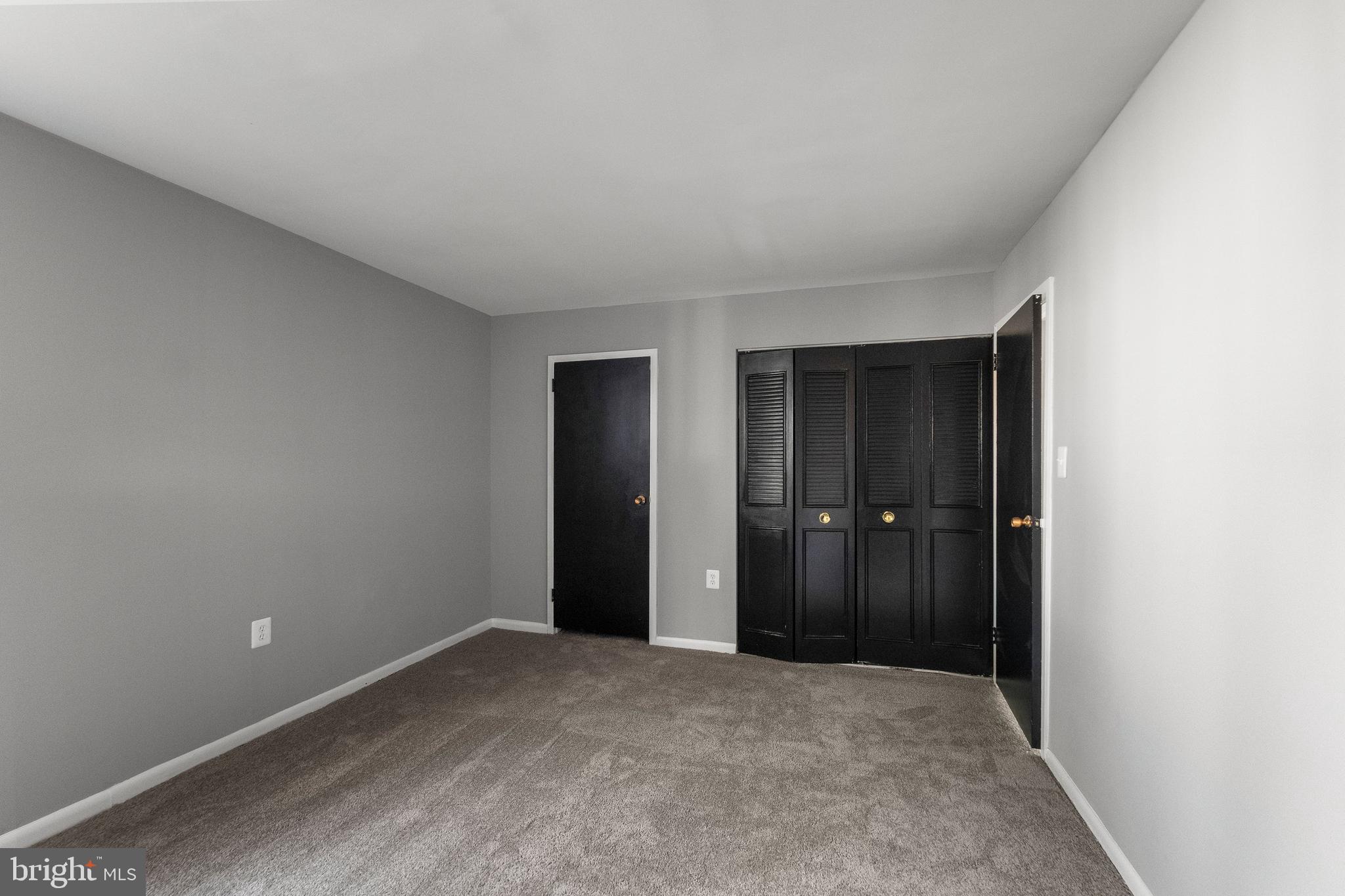 CHELSEA WOODS COURTS - Residential