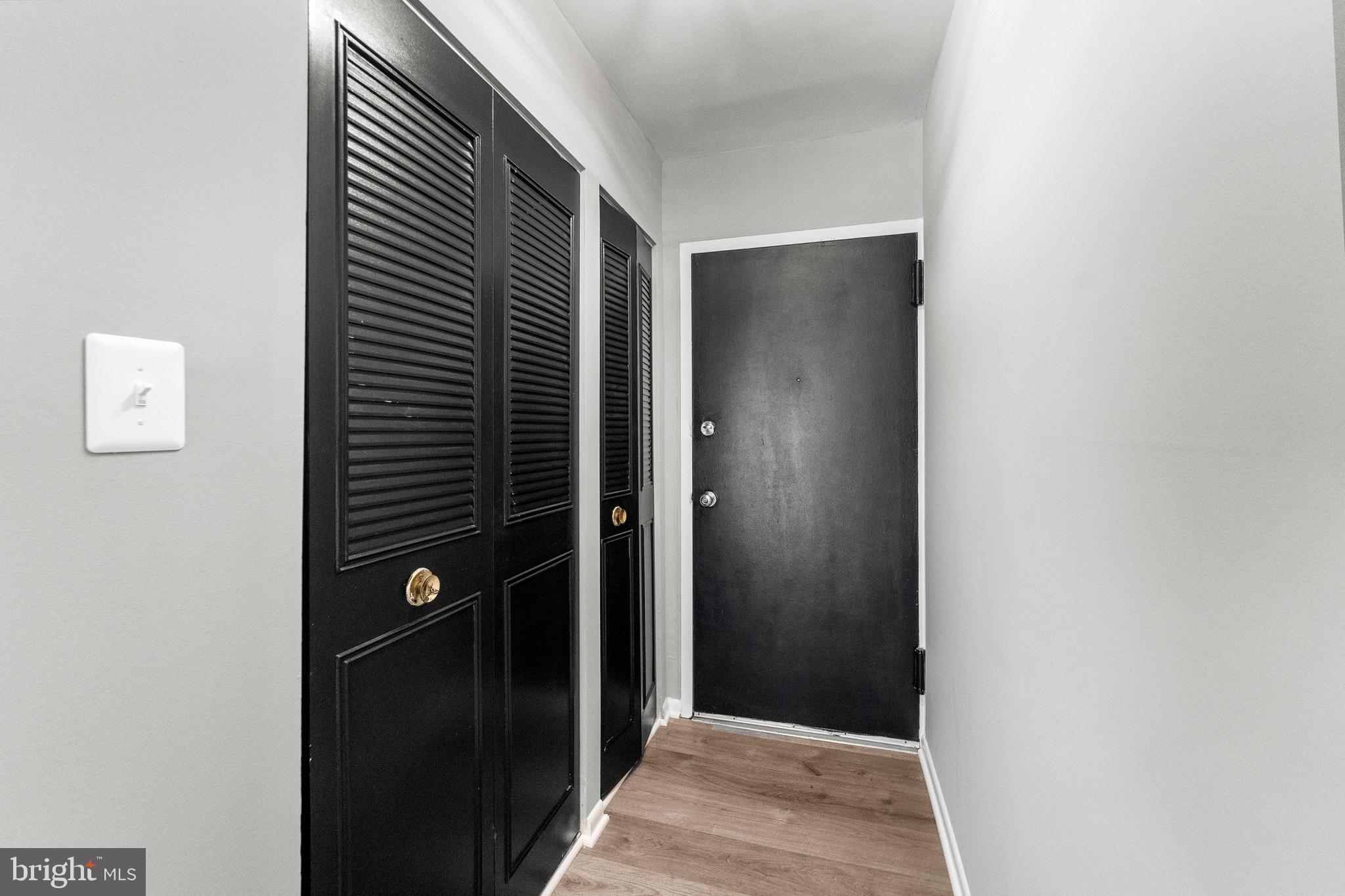 CHELSEA WOODS COURTS - Residential