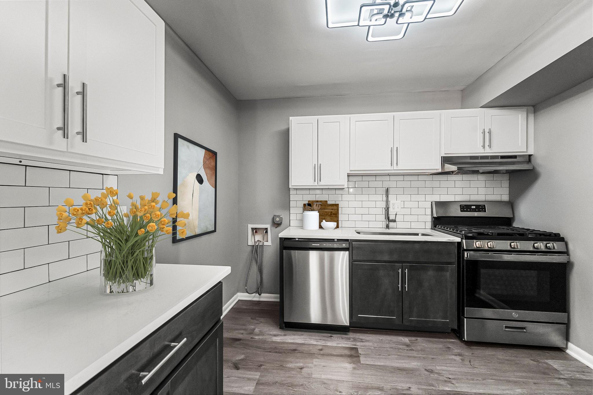 CHELSEA WOODS COURTS - Residential