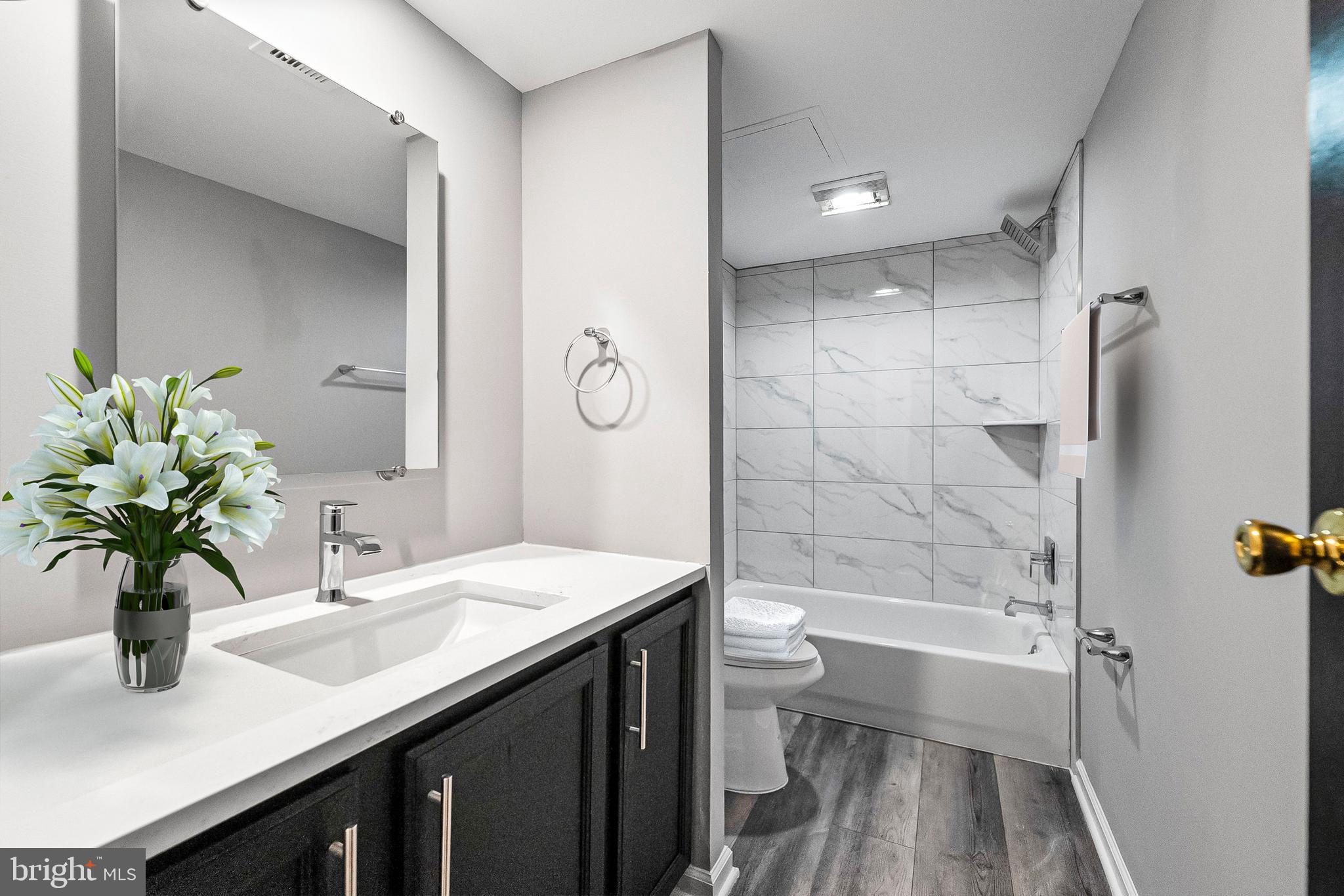 CHELSEA WOODS COURTS - Residential