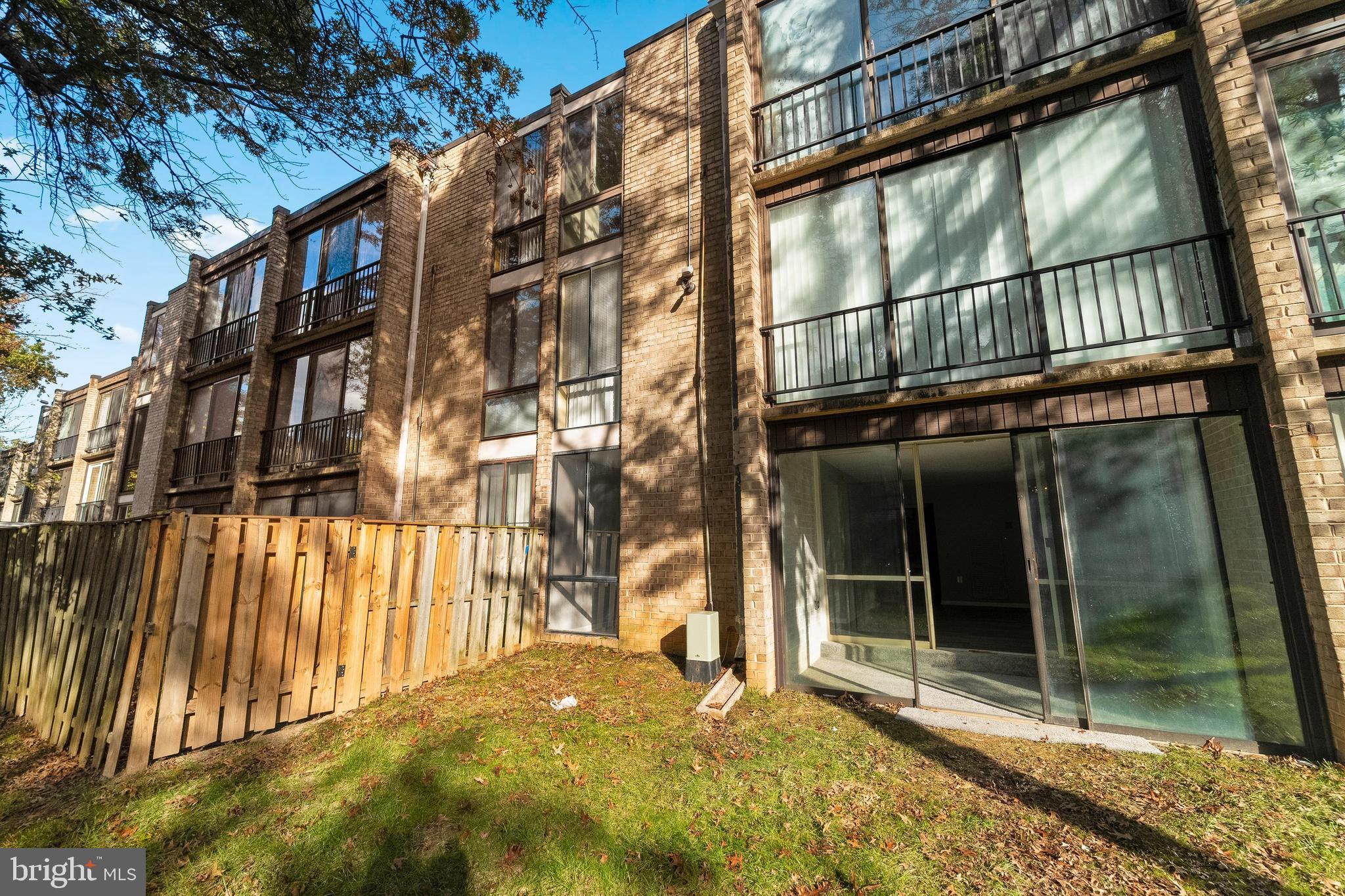 CHELSEA WOODS COURTS - Residential