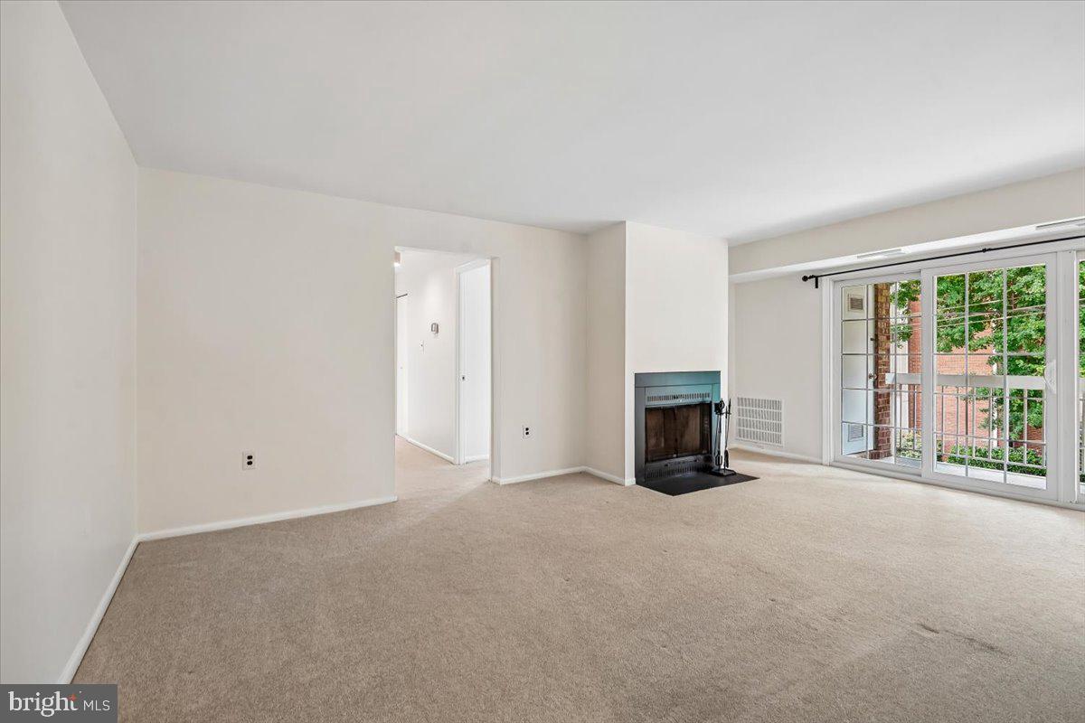 1935 WILSON LANE 304
