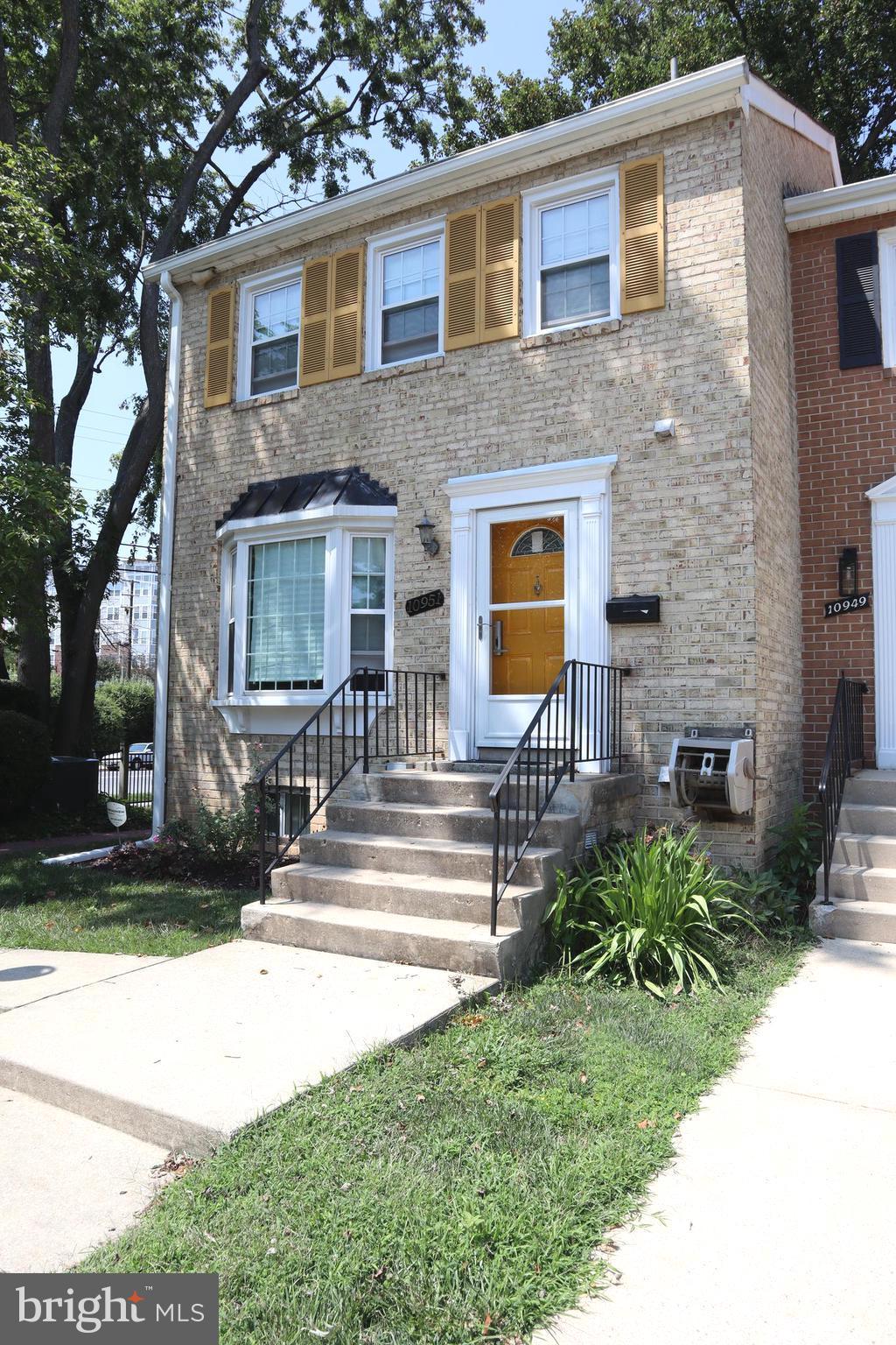 WHEATON TOWNE - Residential Lease